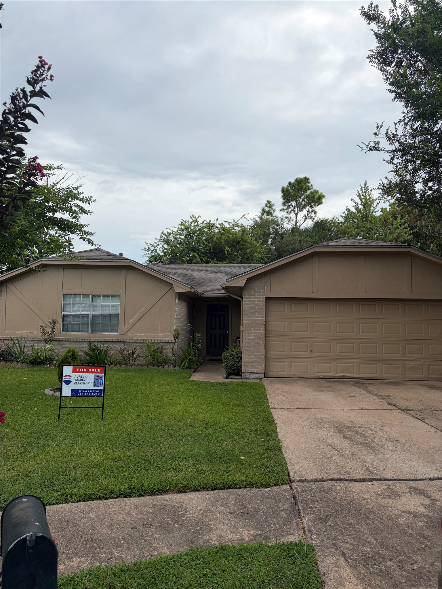 Listing photo 1