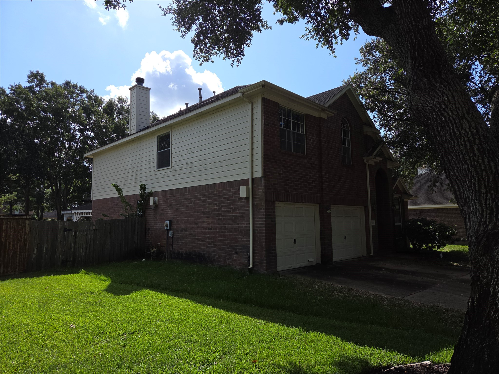 Listing photo 2
