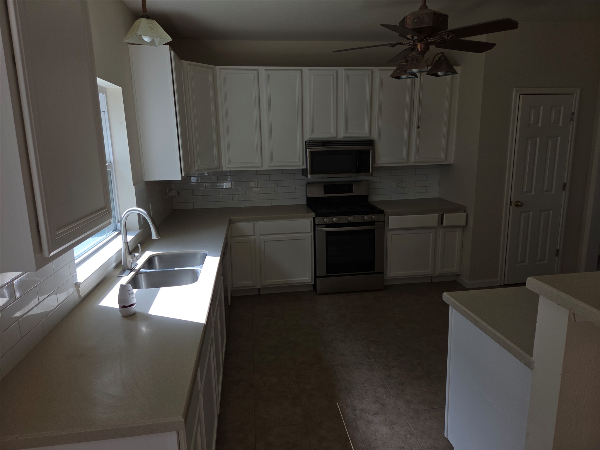 Listing photo 5