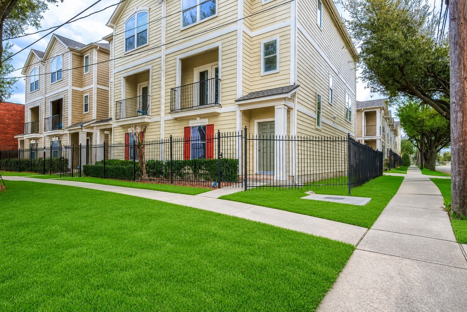Listing photo 1