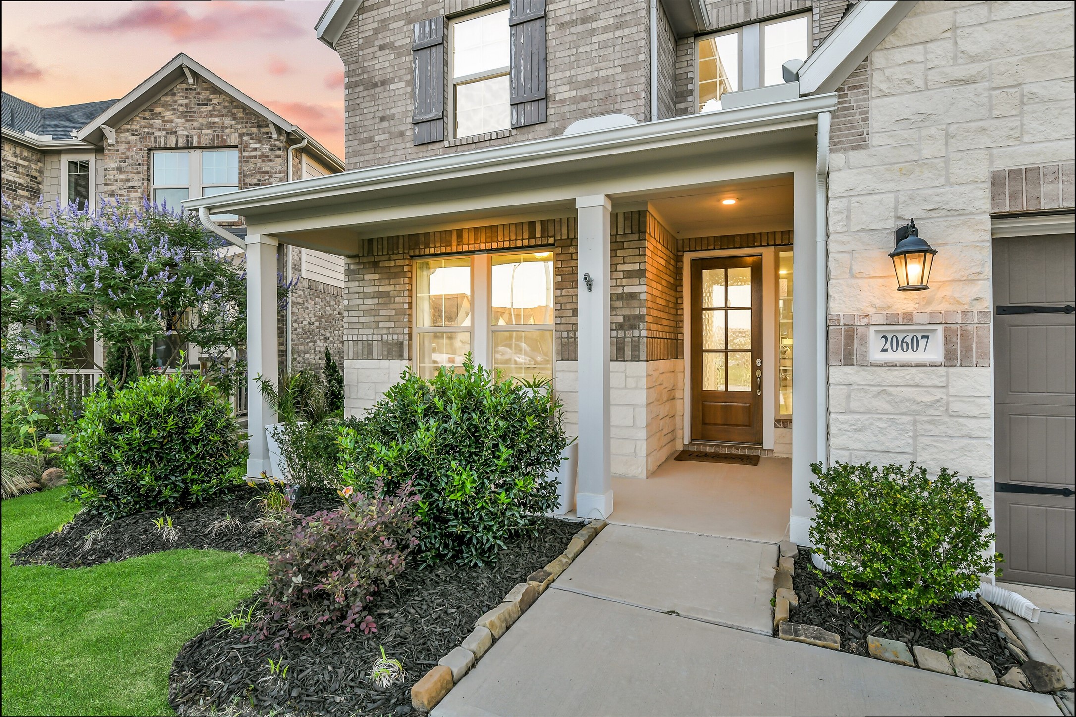 Listing photo 1