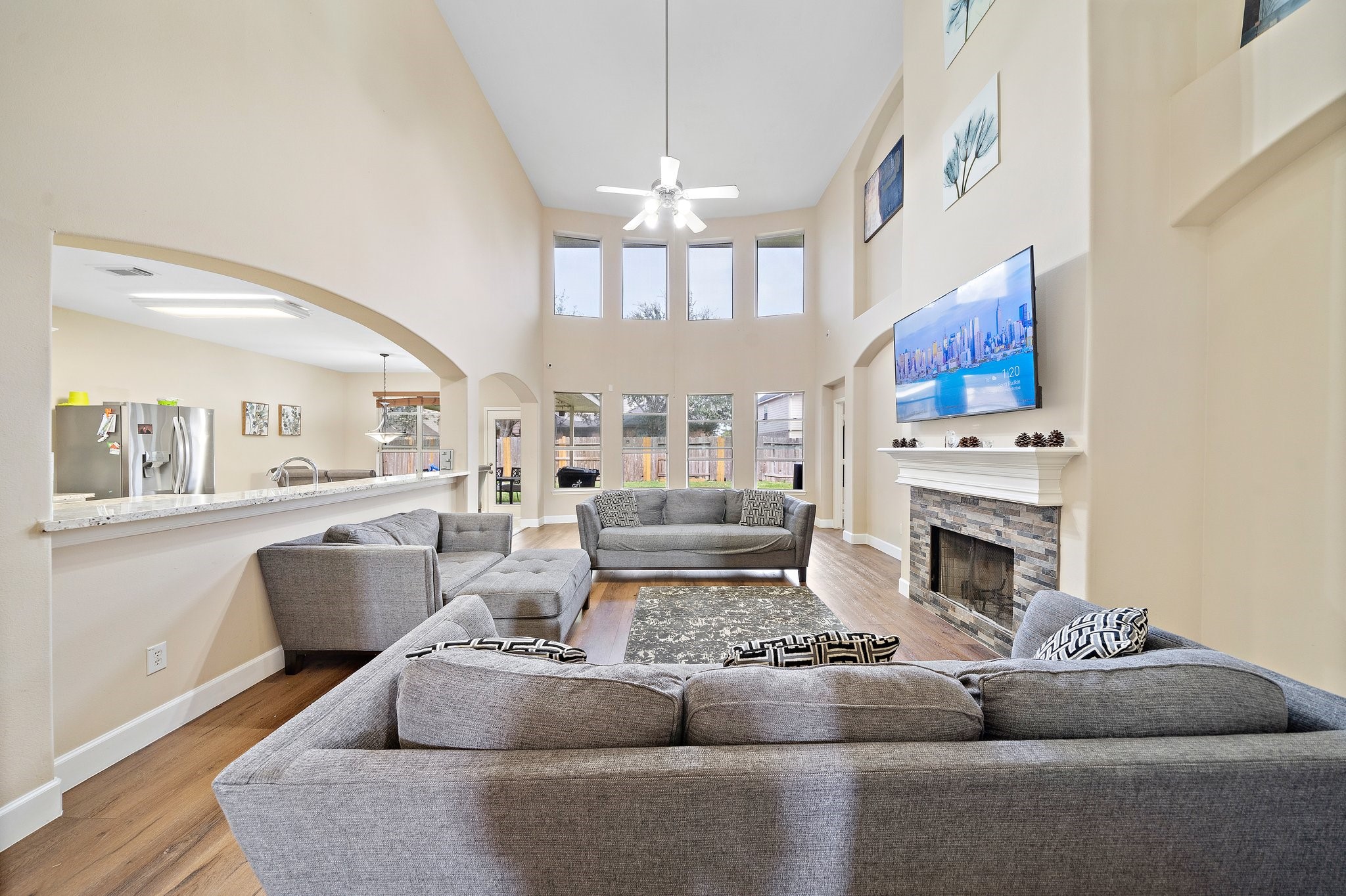 Listing photo 1
