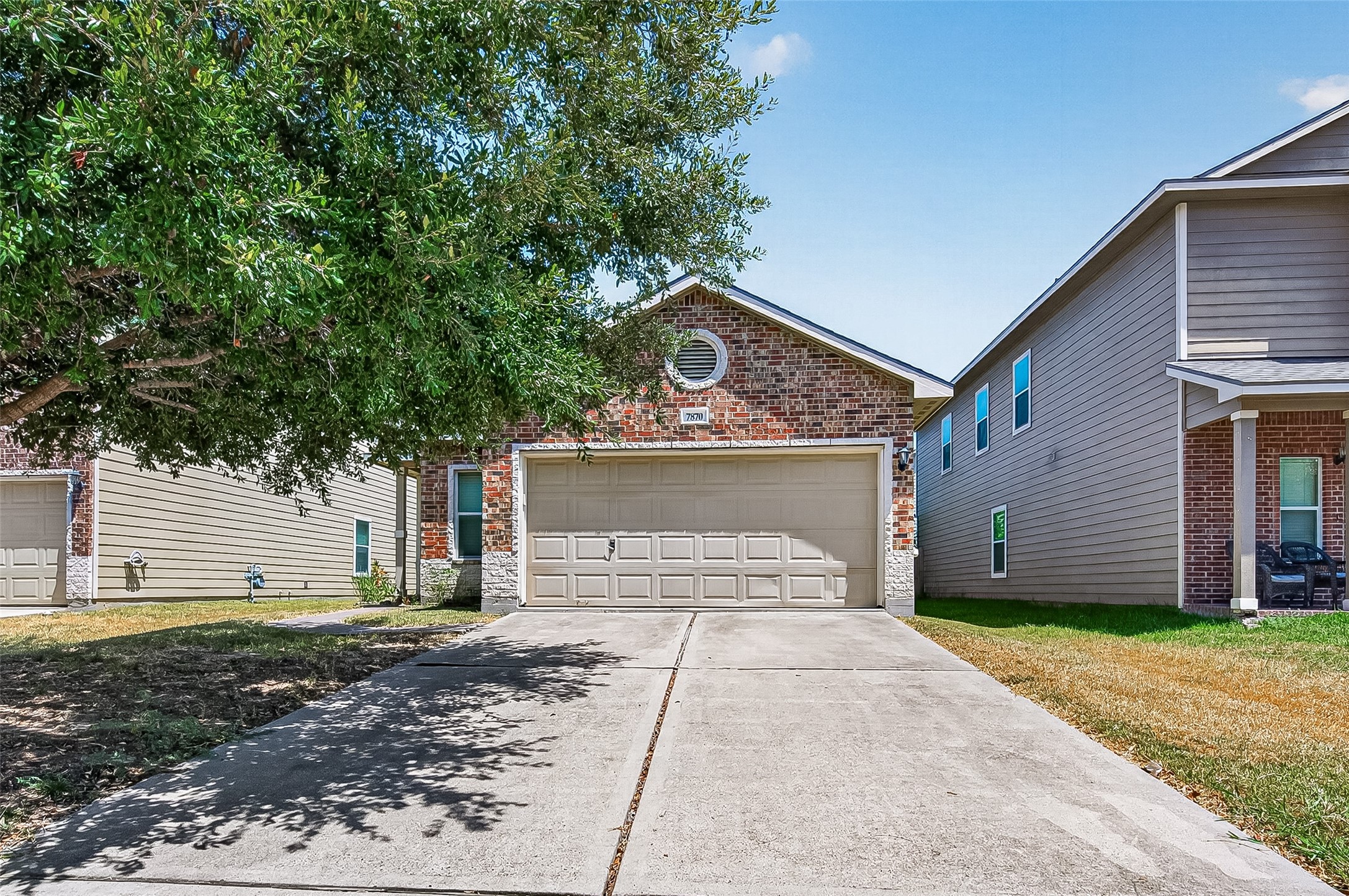 Listing photo 2