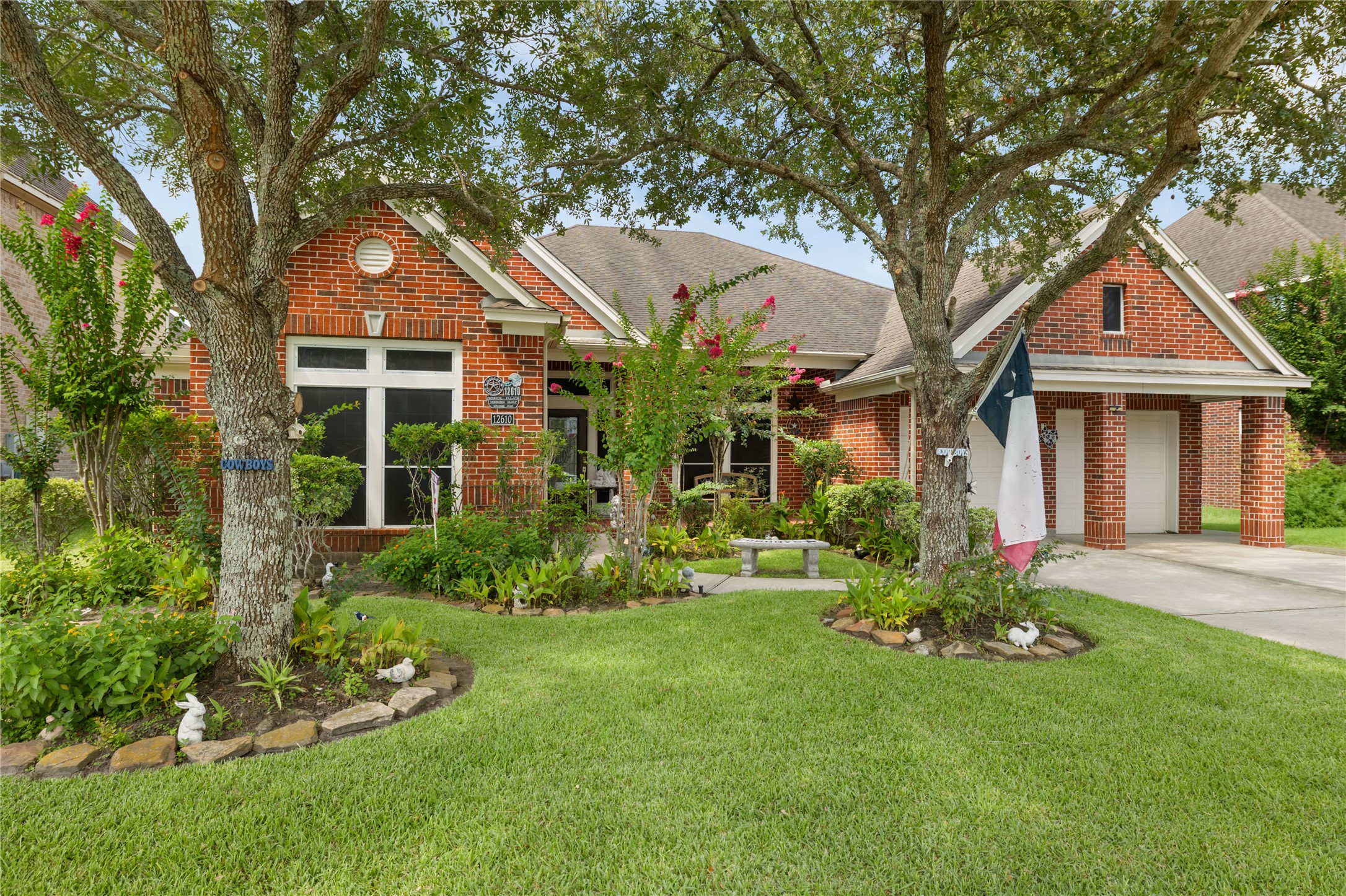 Listing photo 1