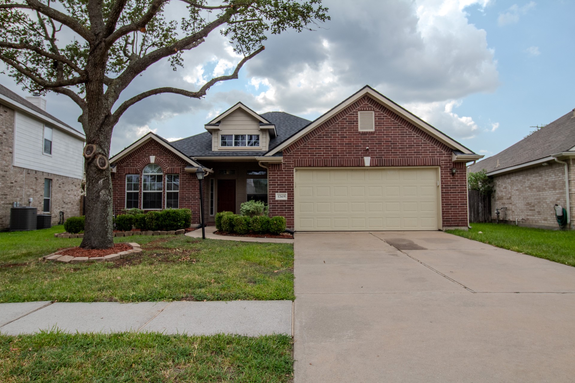 Listing photo 1