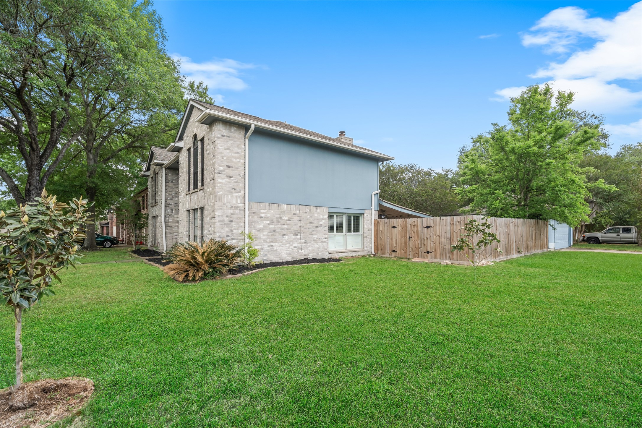Listing photo 5