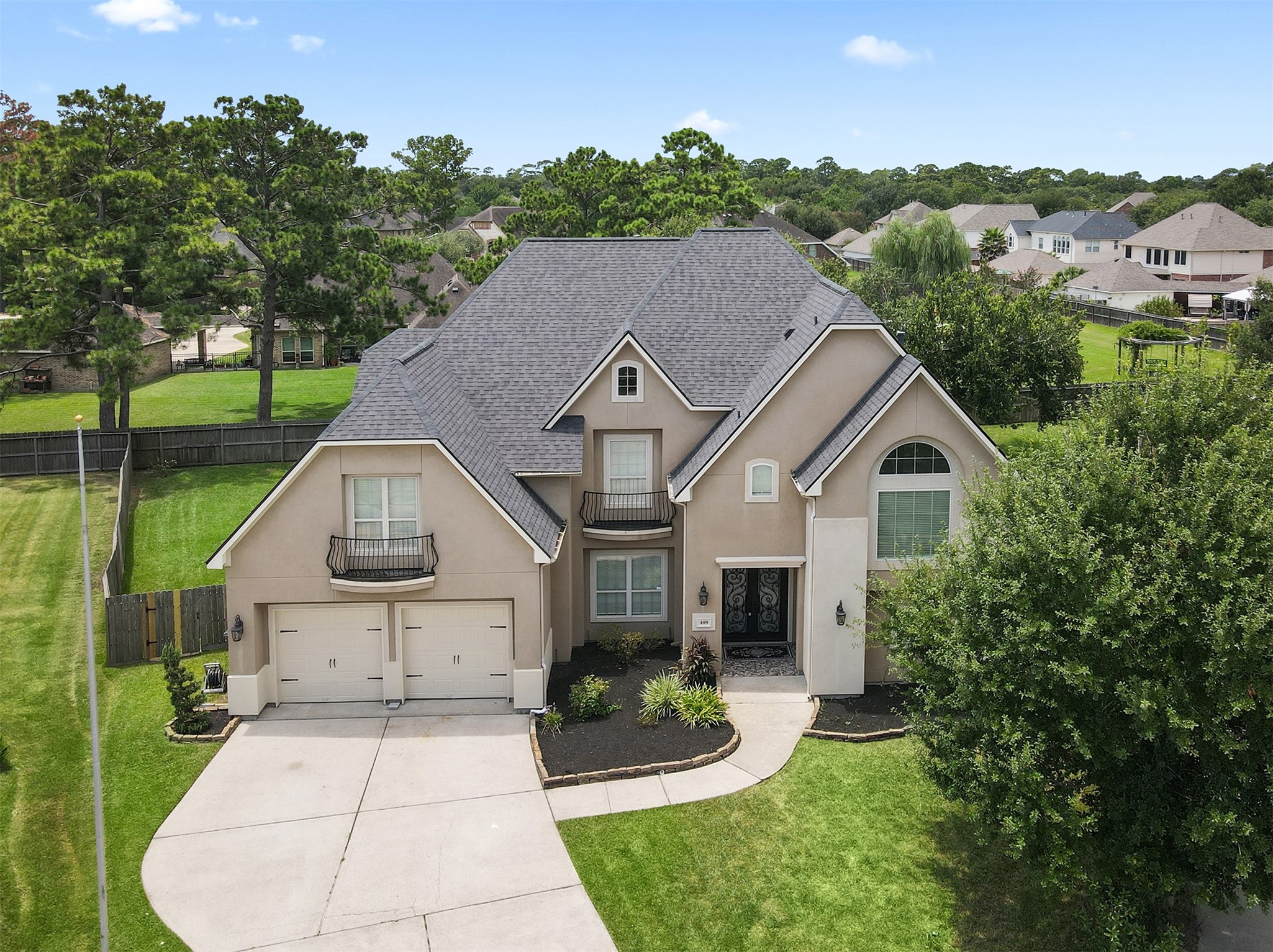 Listing photo 1