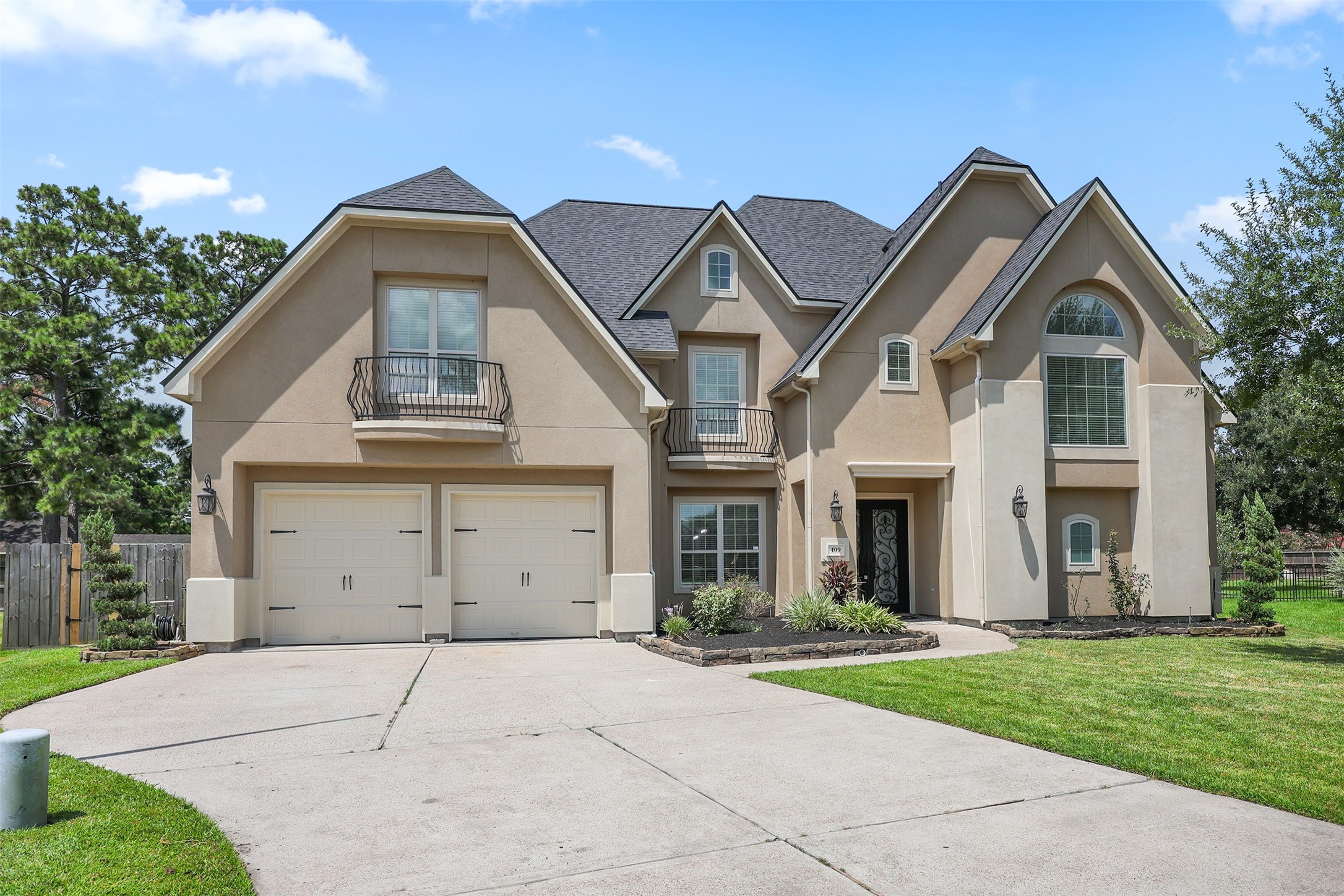 Listing photo 2