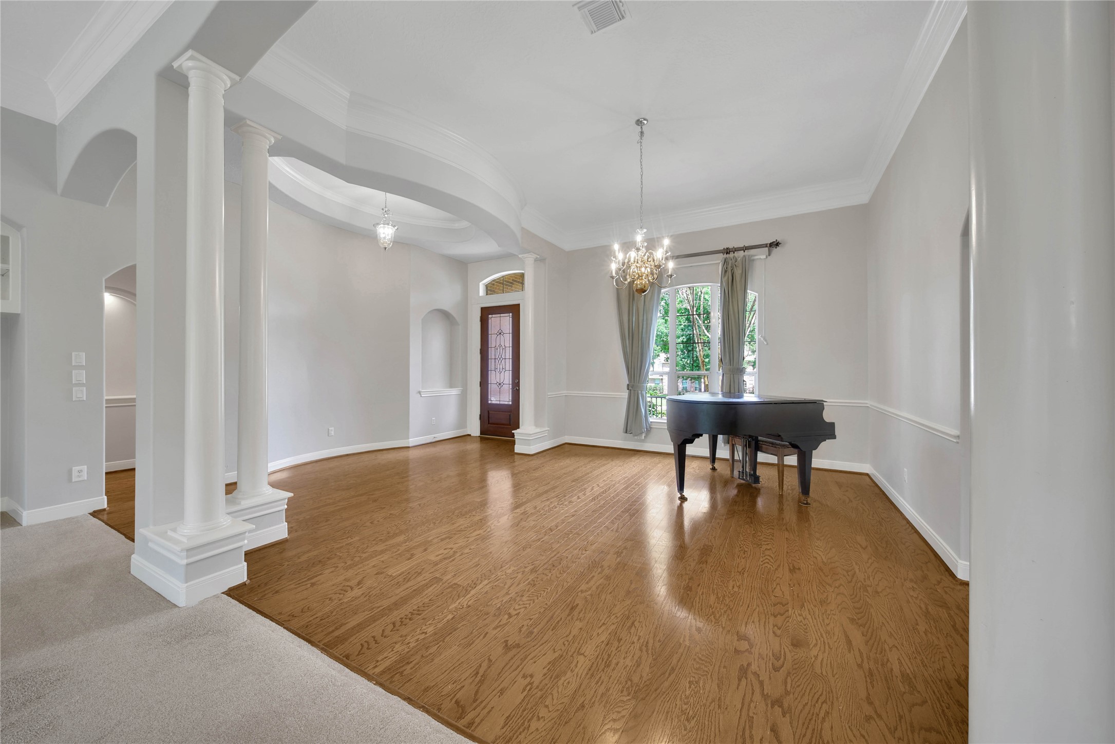 Listing photo 3