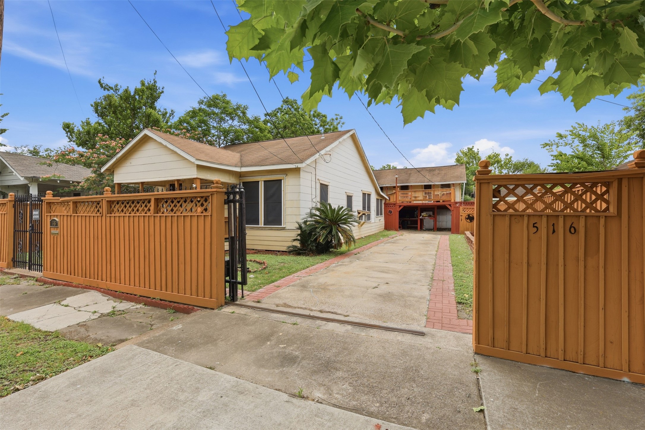Listing photo 1