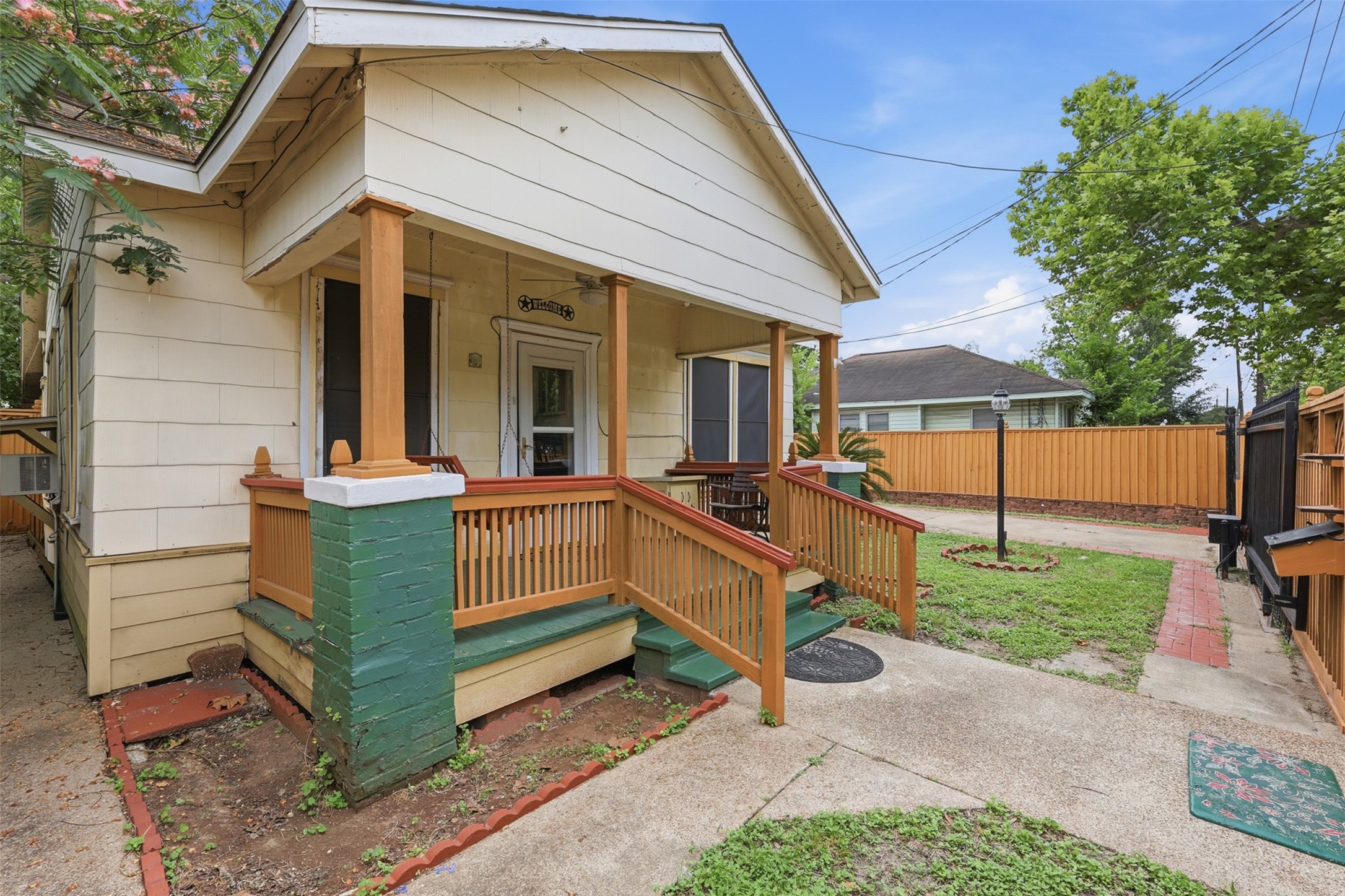 Listing photo 3