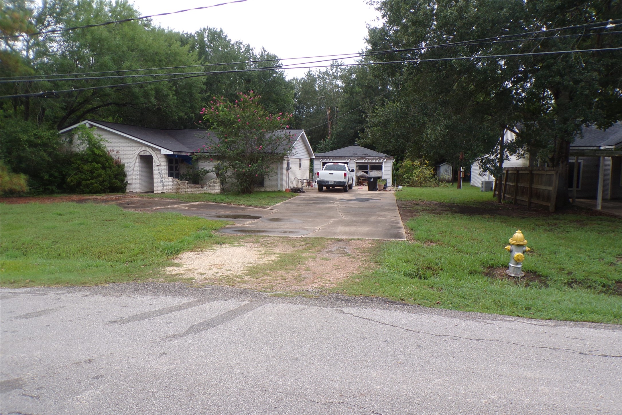 Listing photo 3