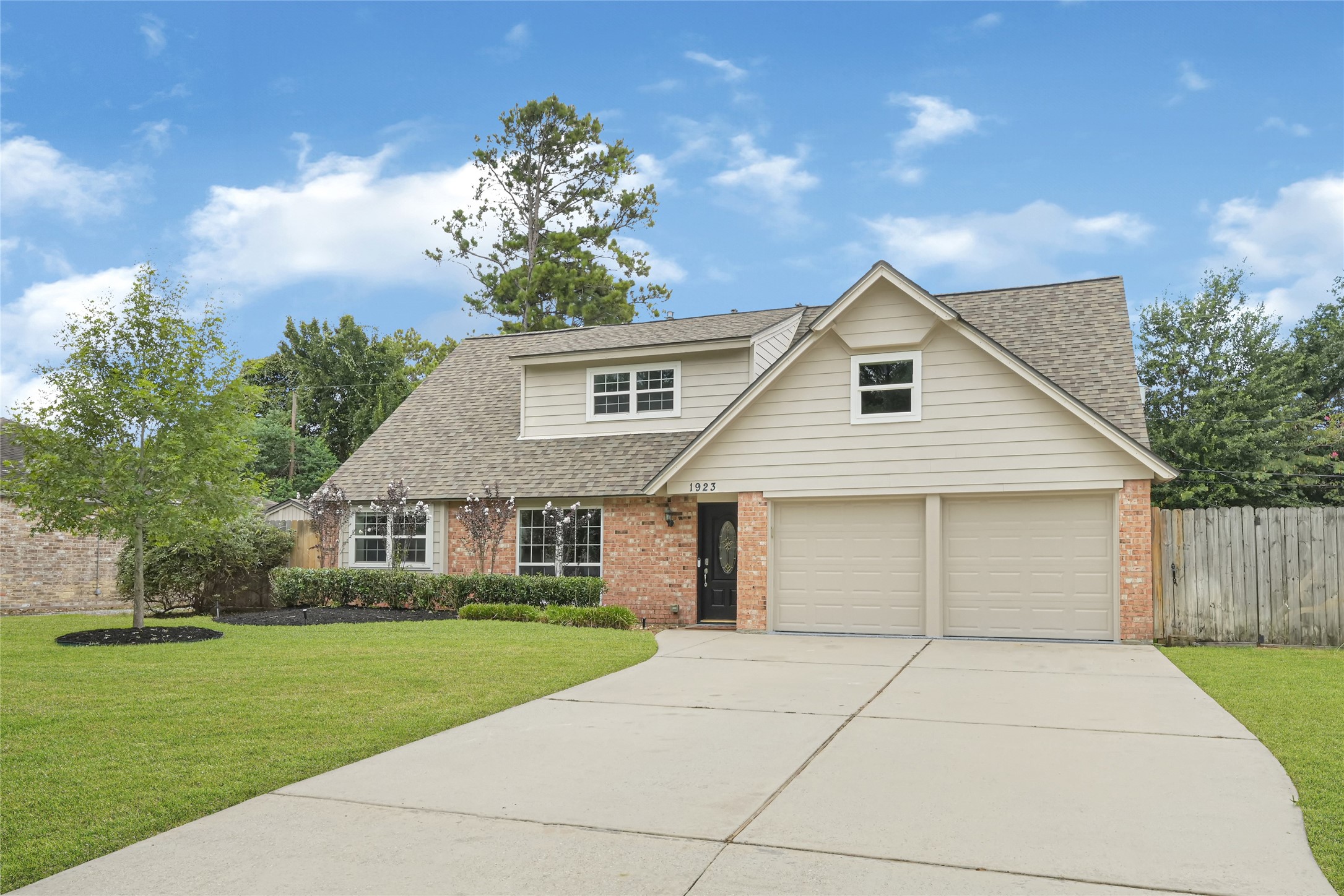 Listing photo 1
