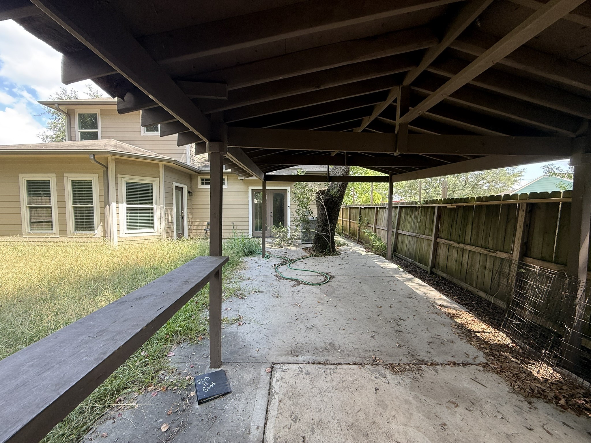 Listing photo 1