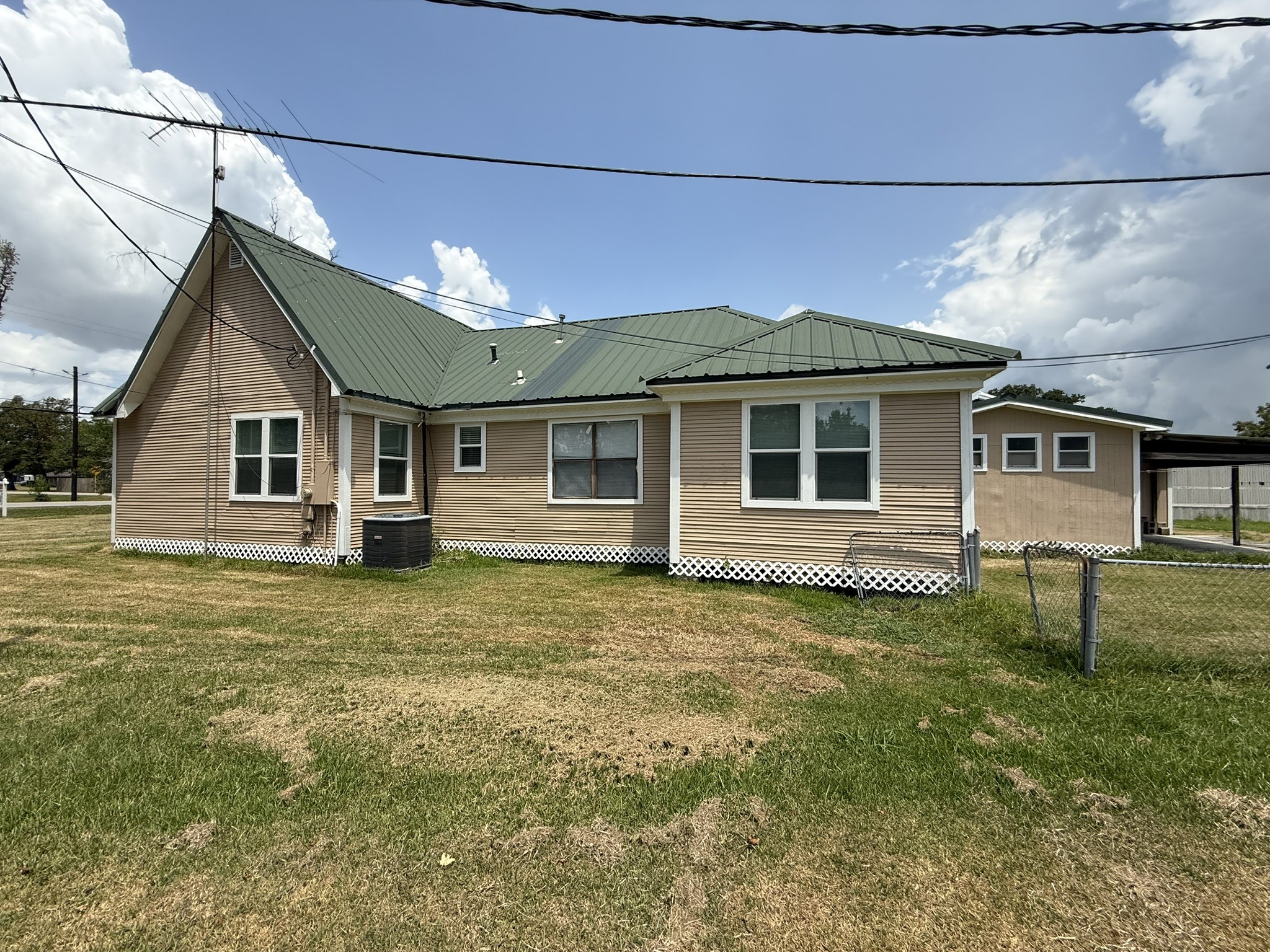 Listing photo 1