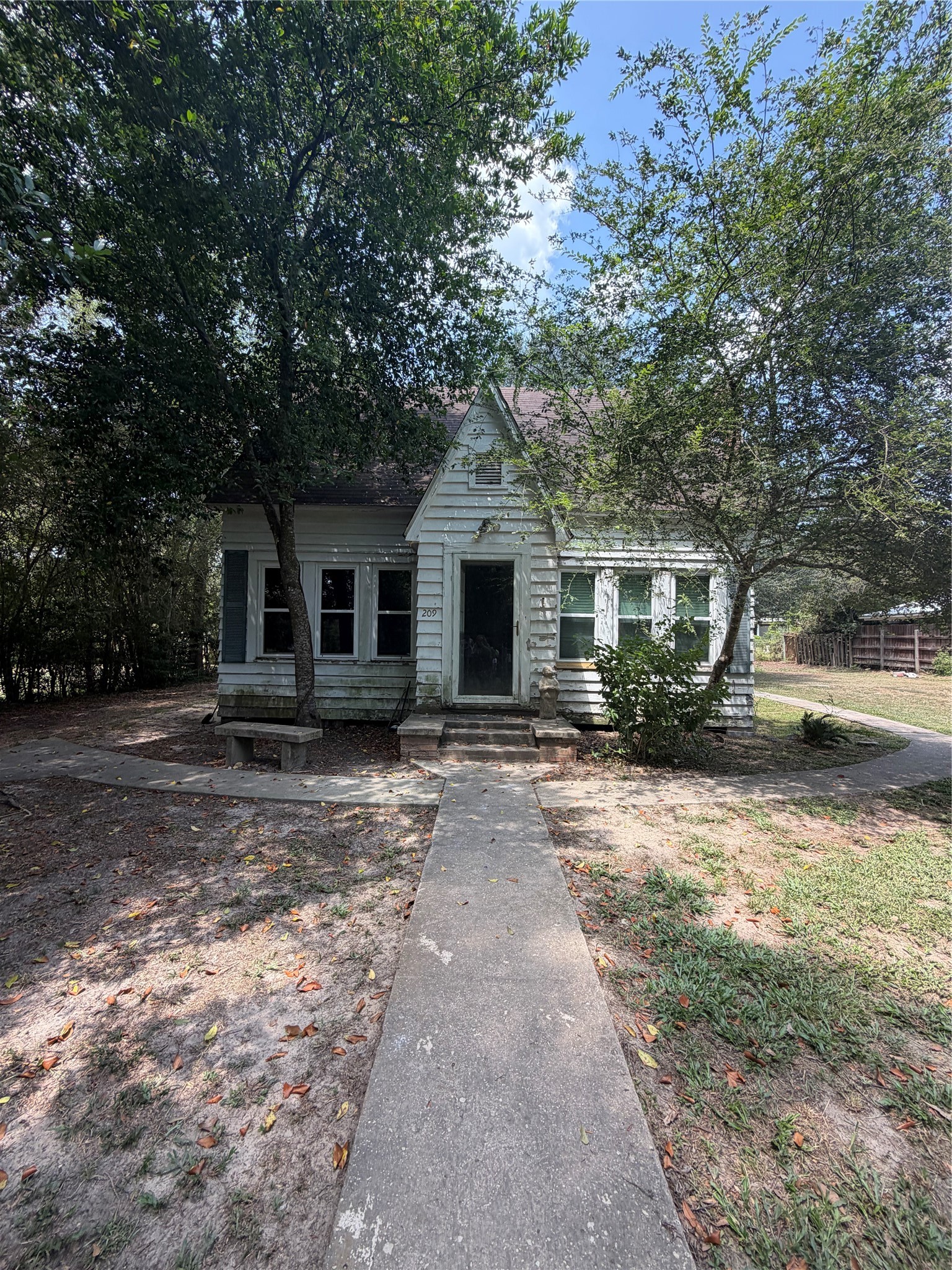 Listing photo 1