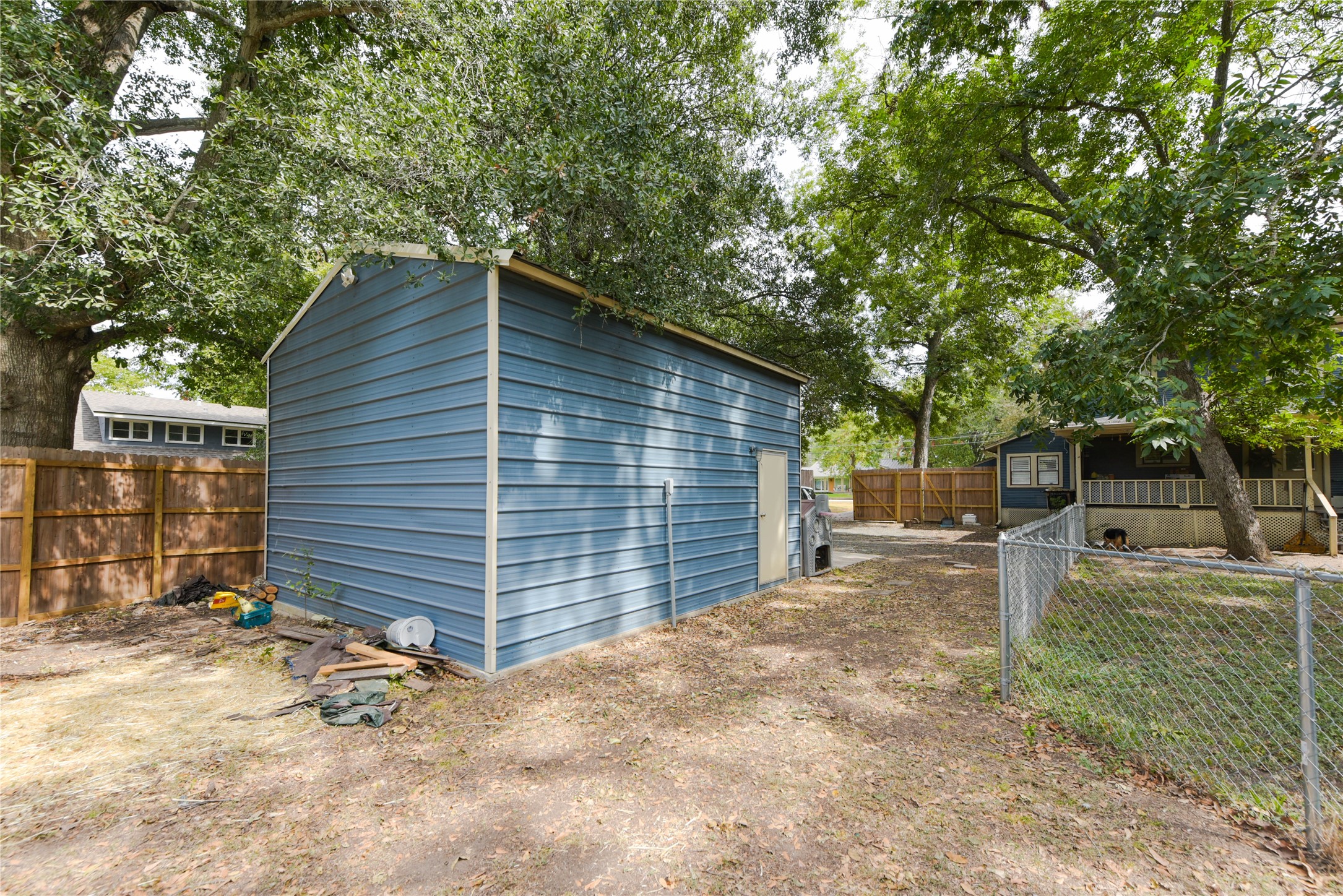 Listing photo 3