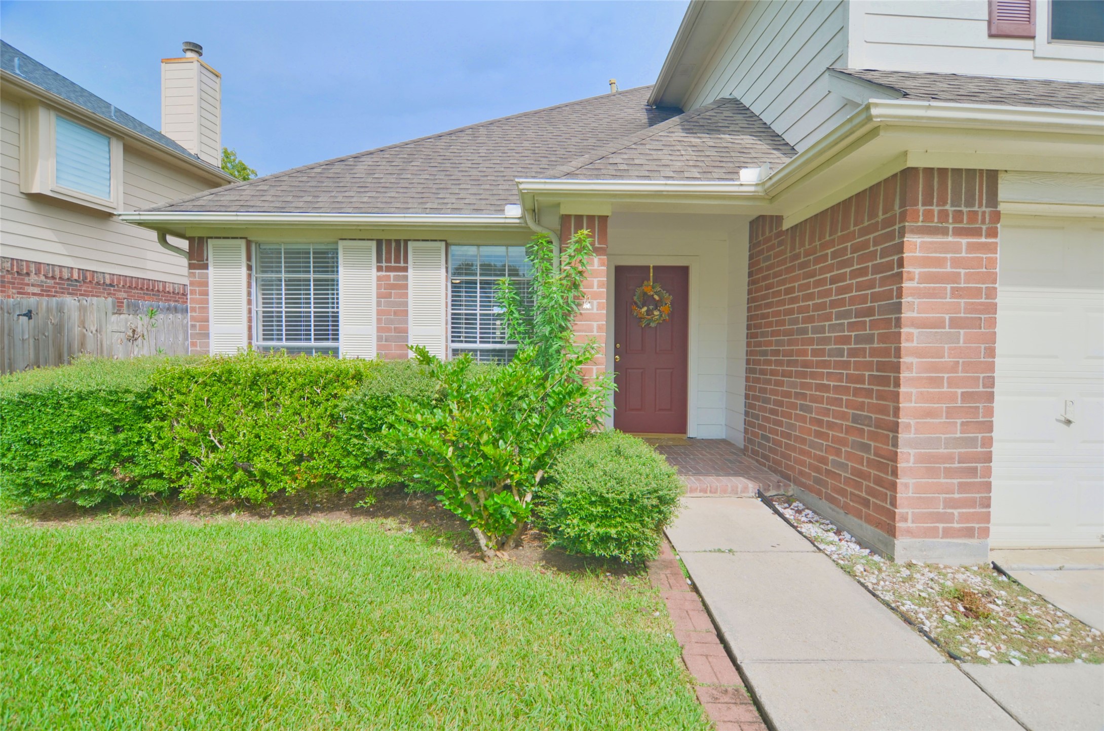 Listing photo 2