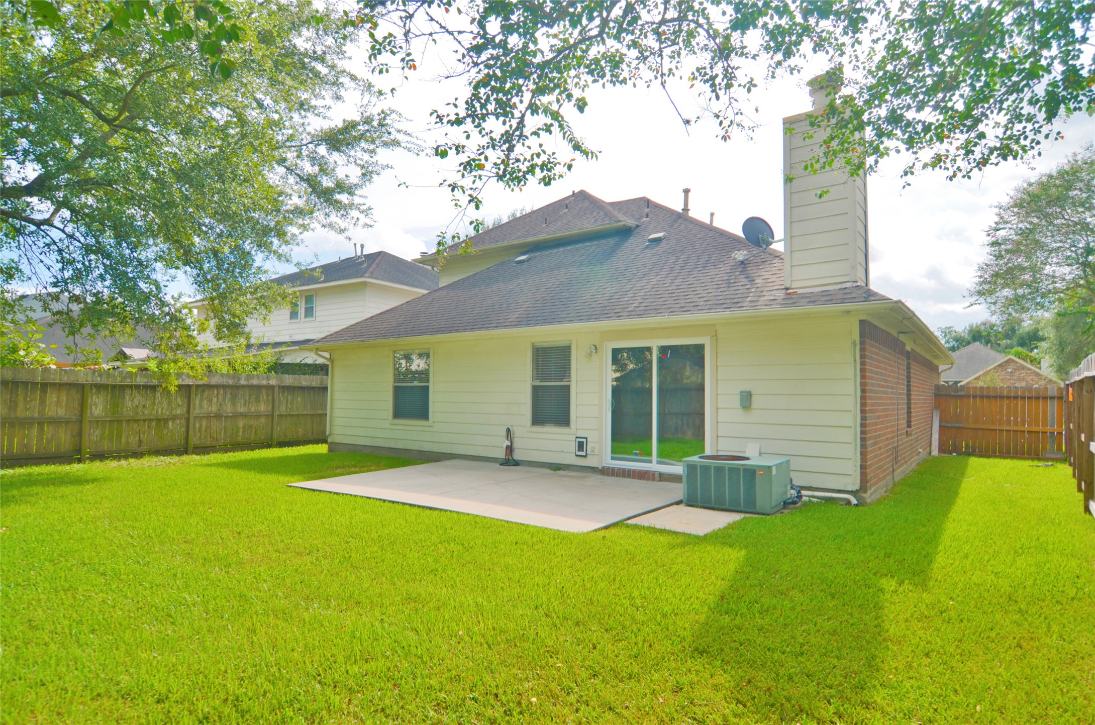 Listing photo 5