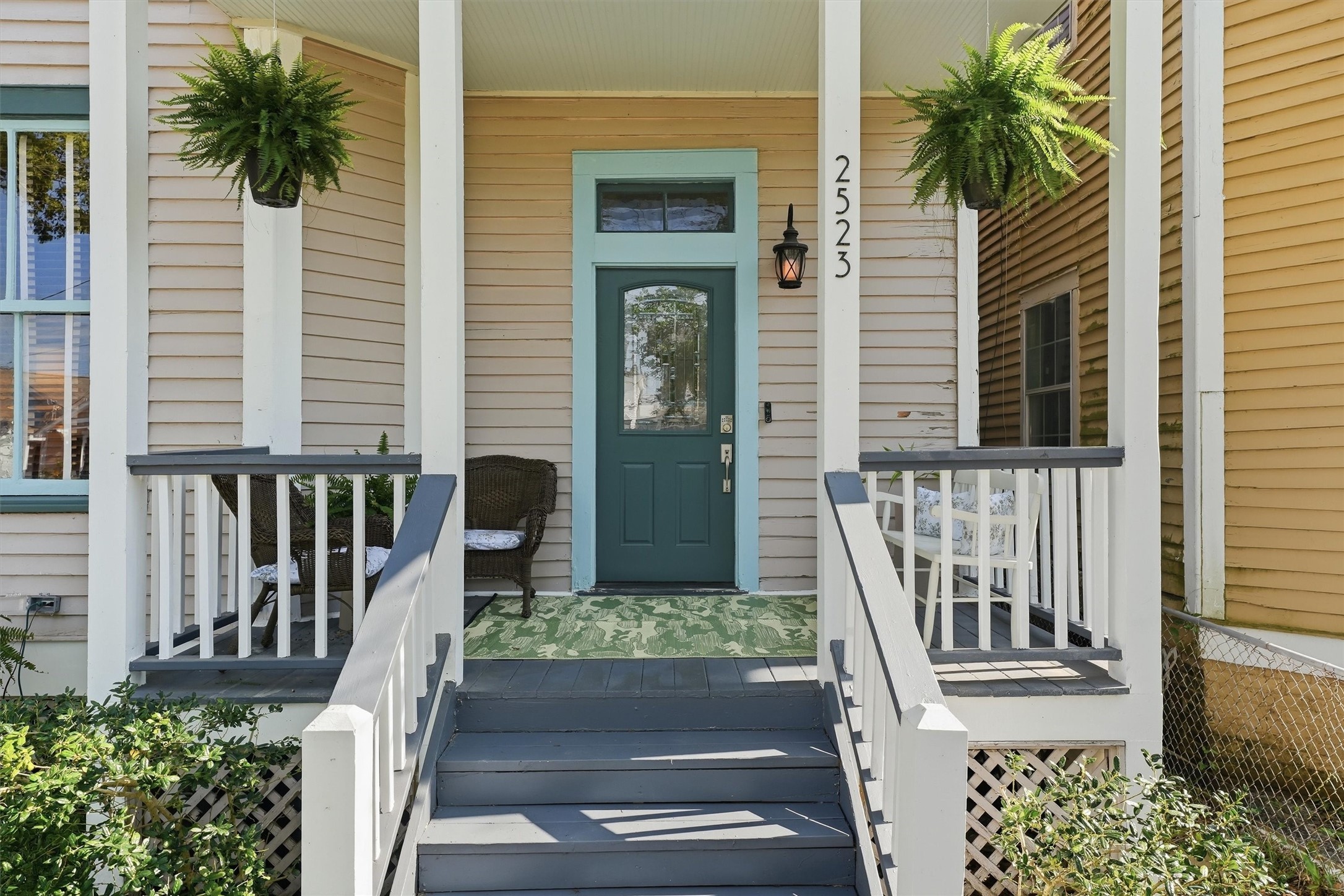Listing photo 2