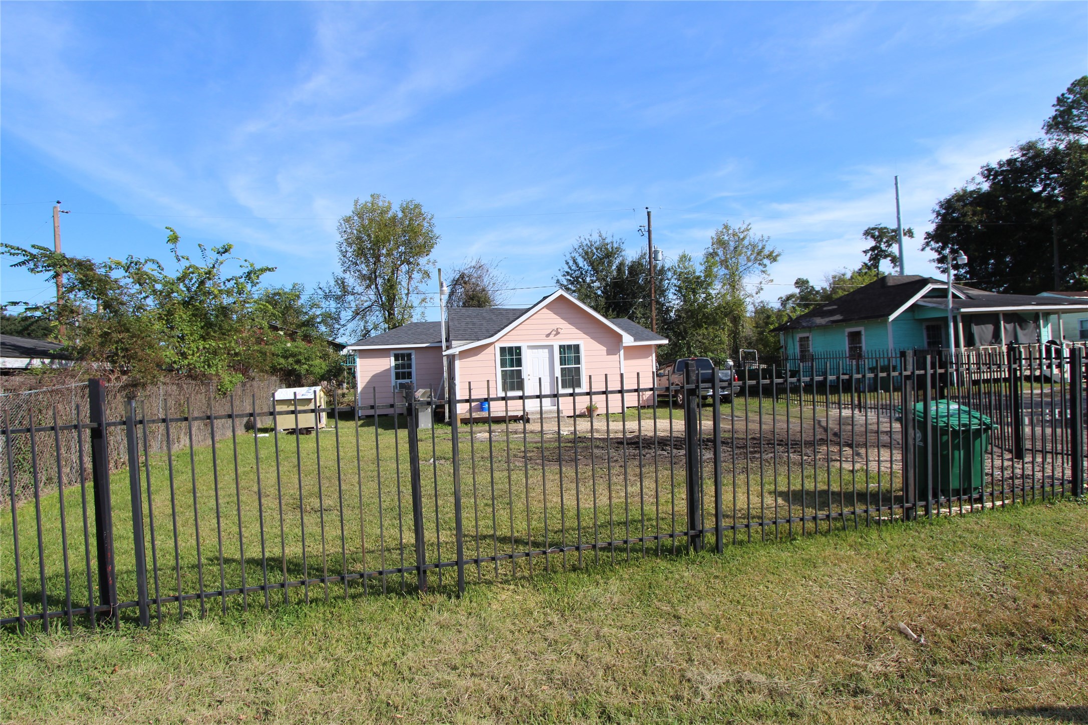 Listing photo 4