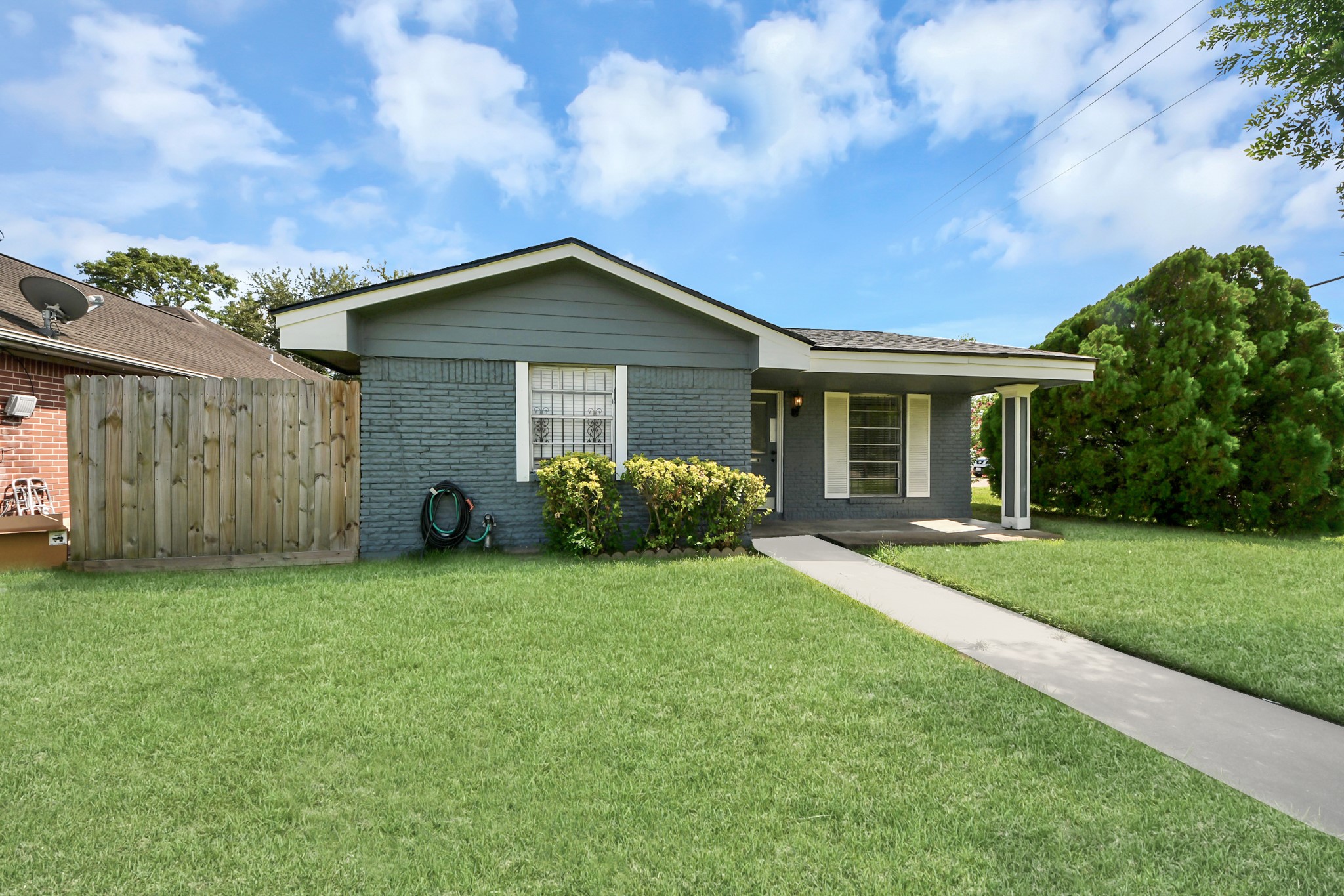 Listing photo 1