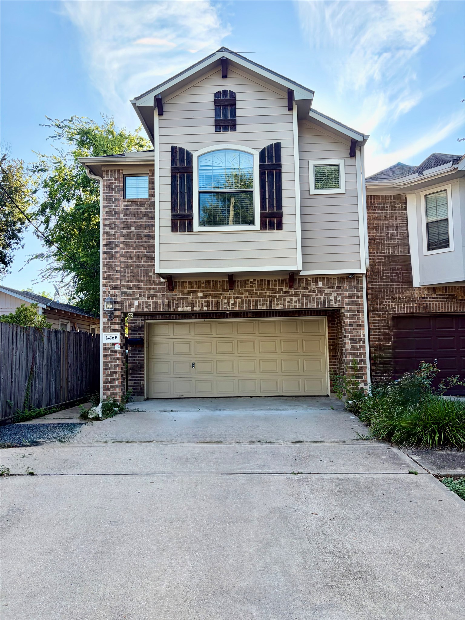 Listing photo 1
