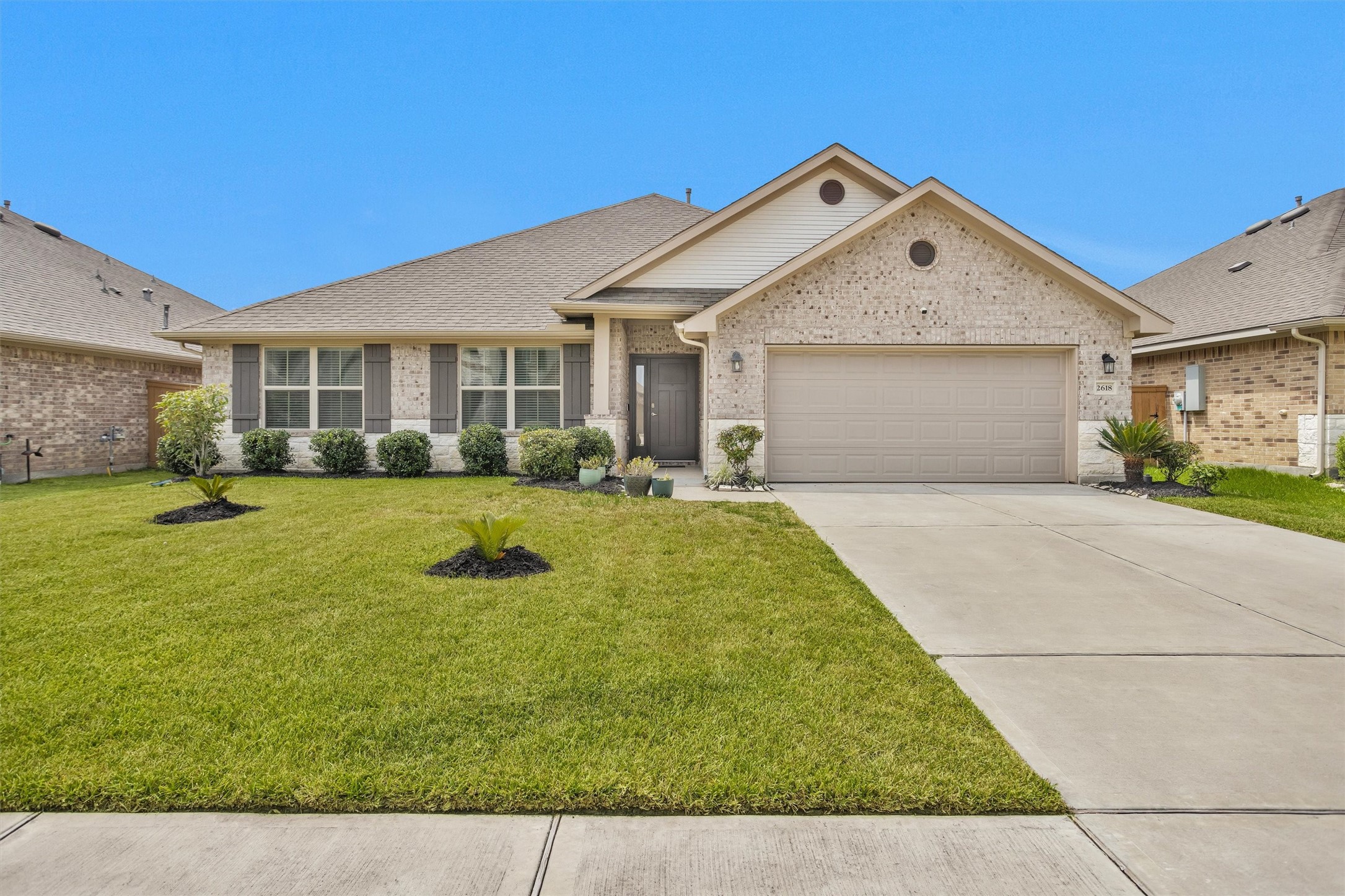 Listing photo 1