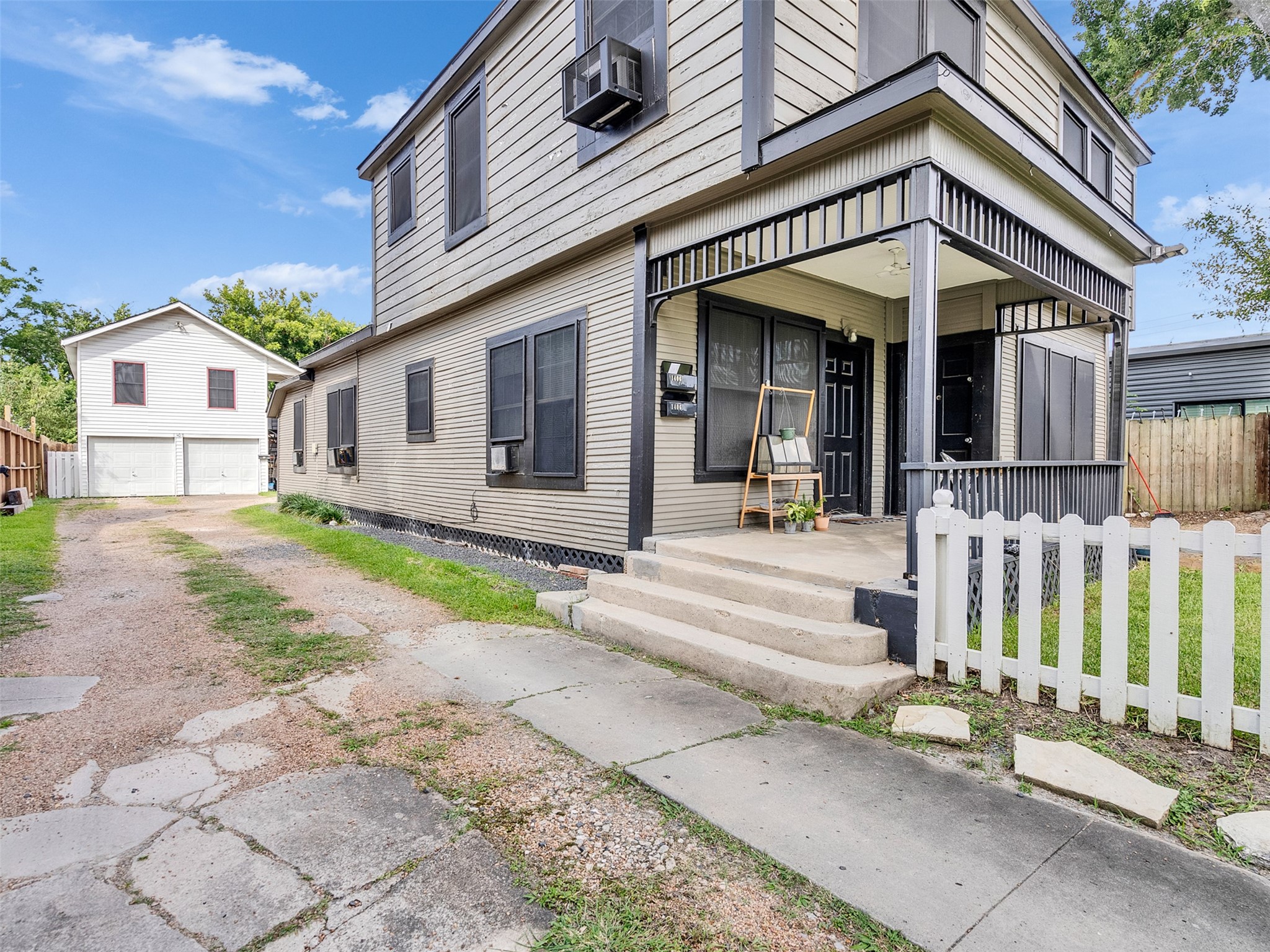 Listing photo 1