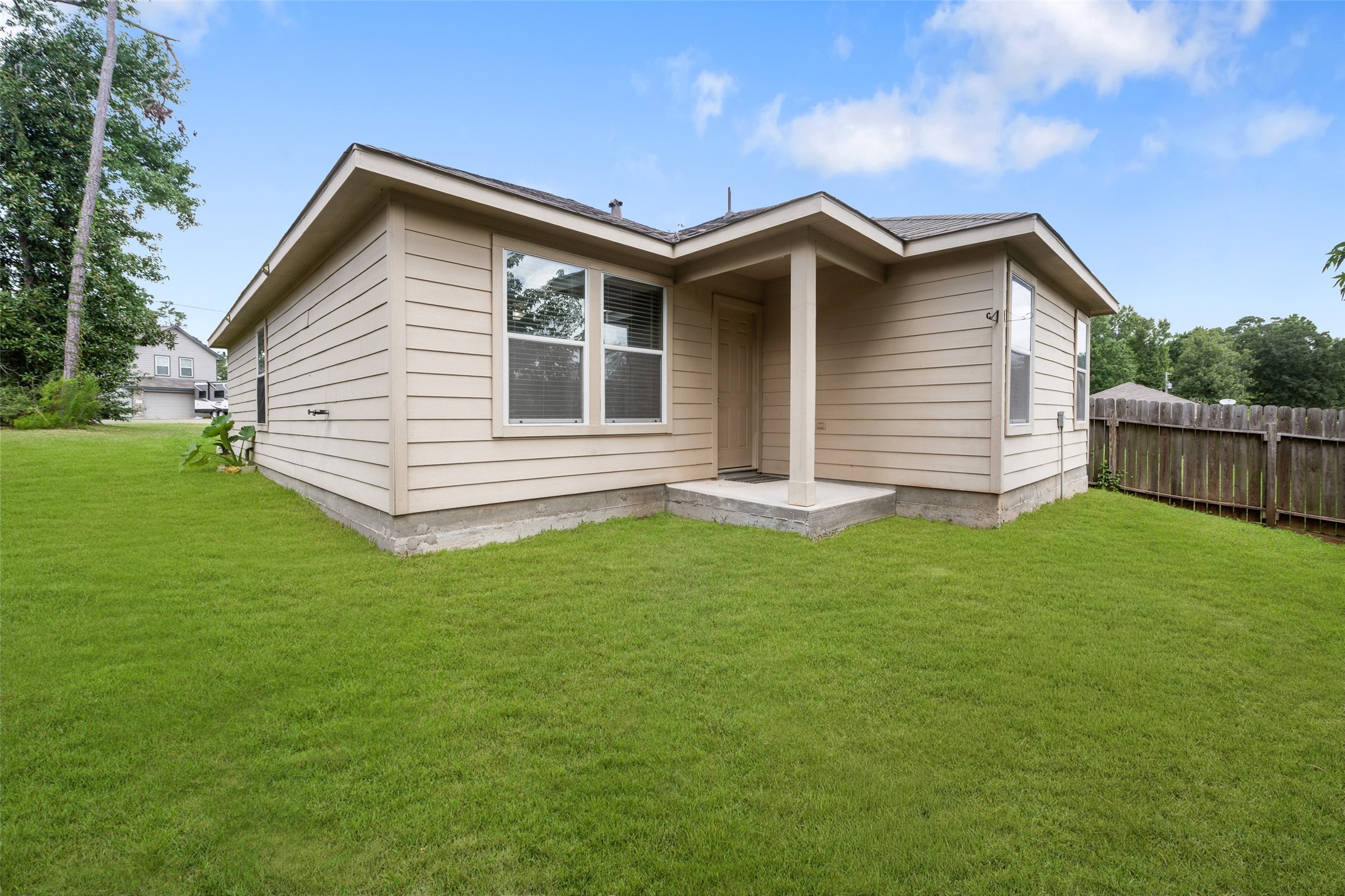 Listing photo 3