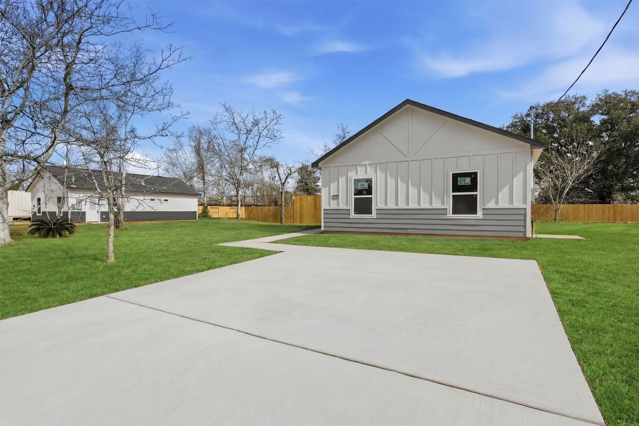 Listing photo 1