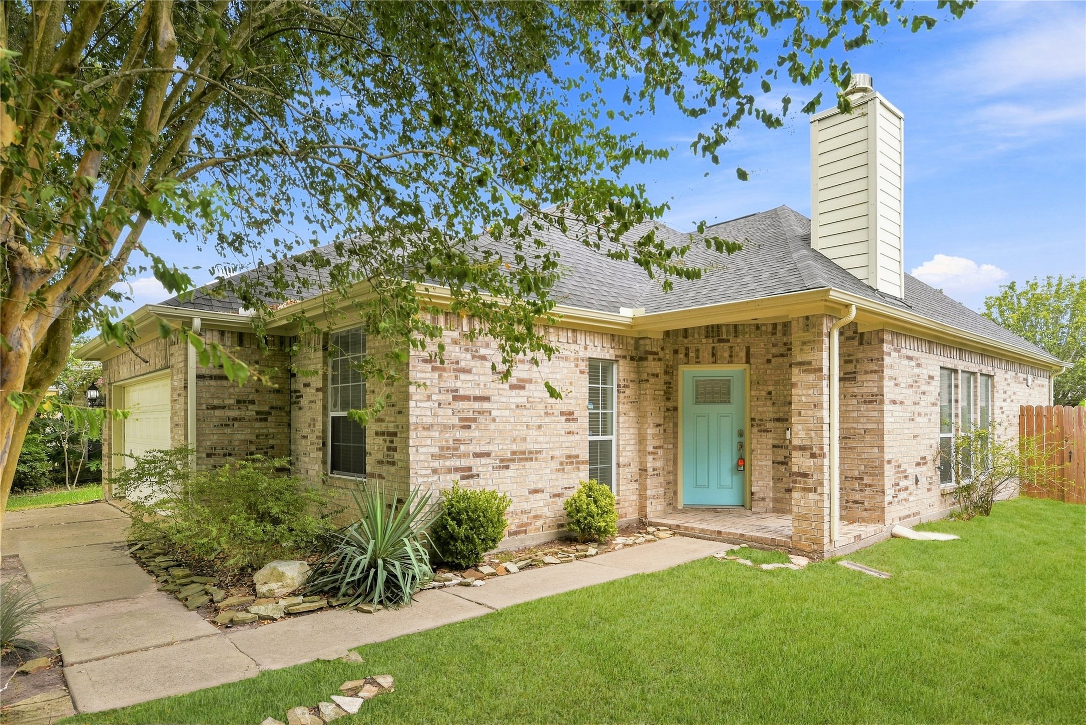 Listing photo 1