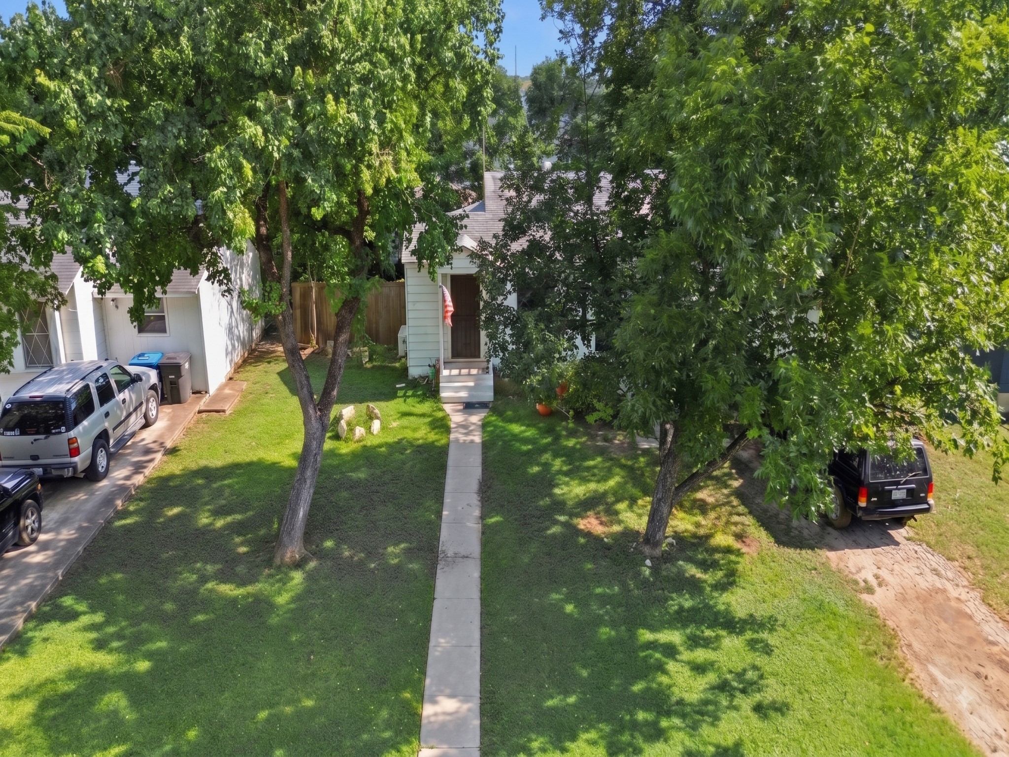 Listing photo 3