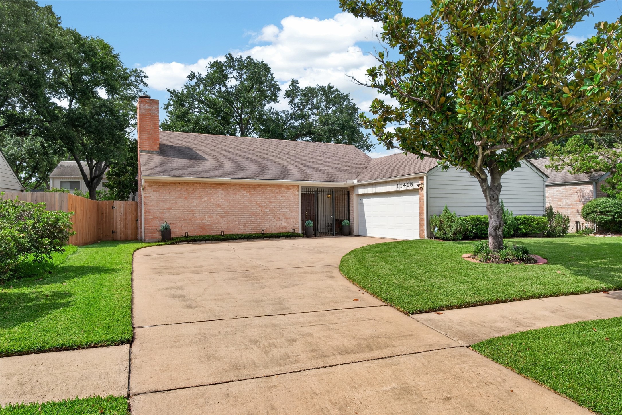 Listing photo 1