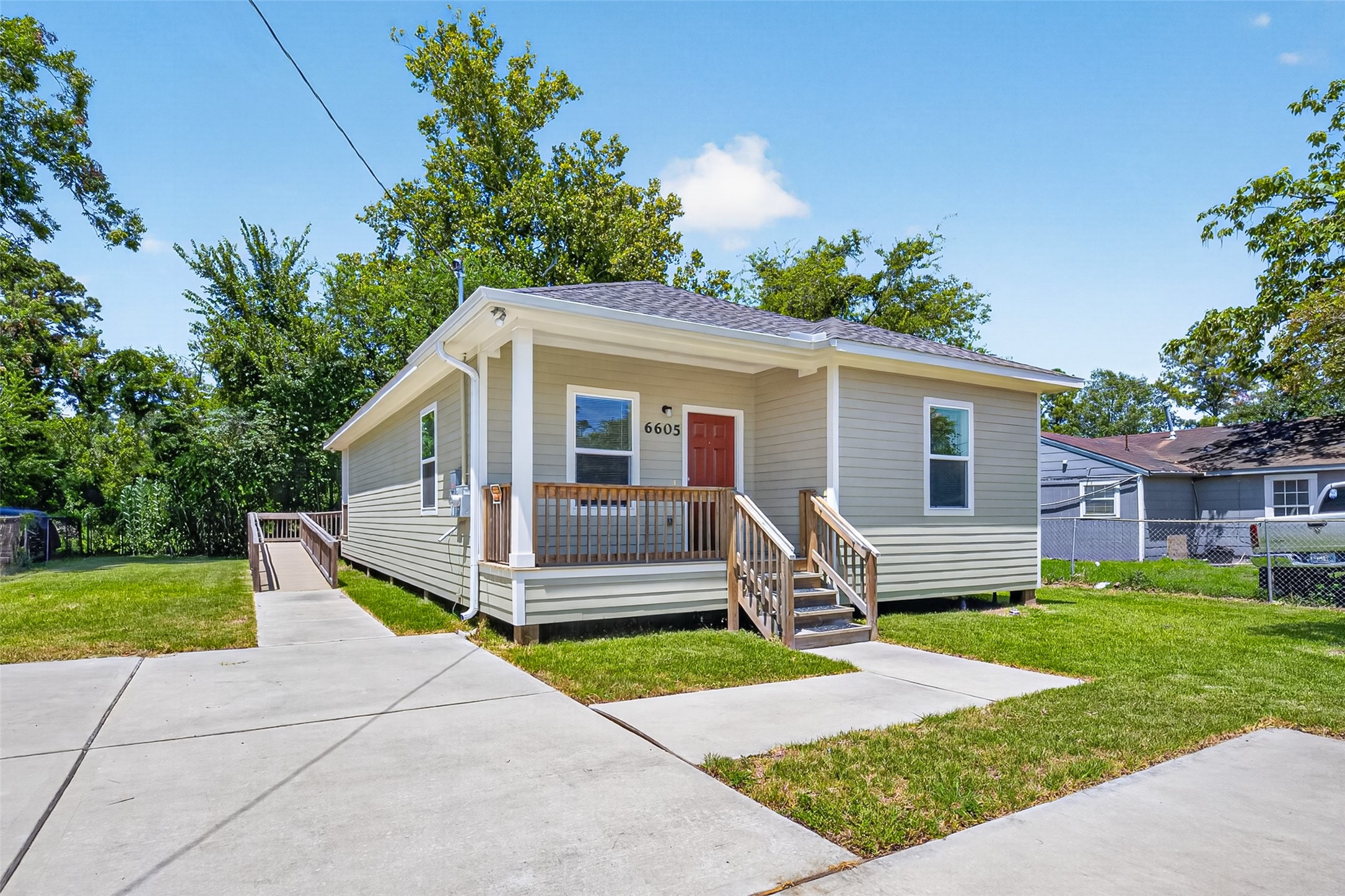 Listing photo 1