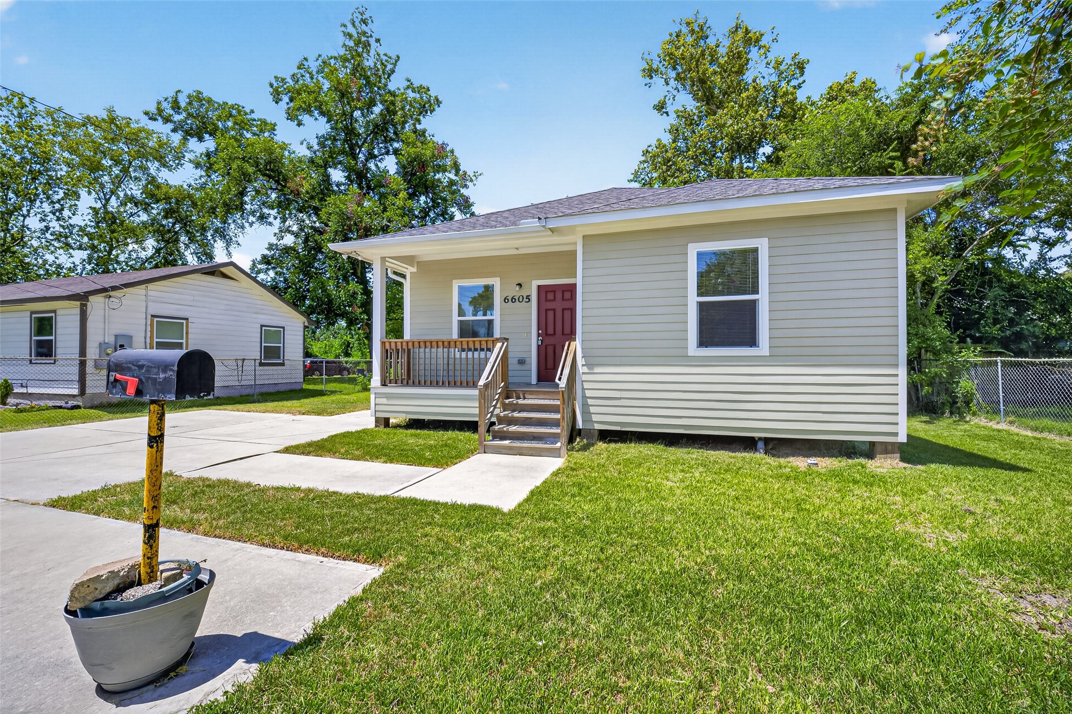 Listing photo 1