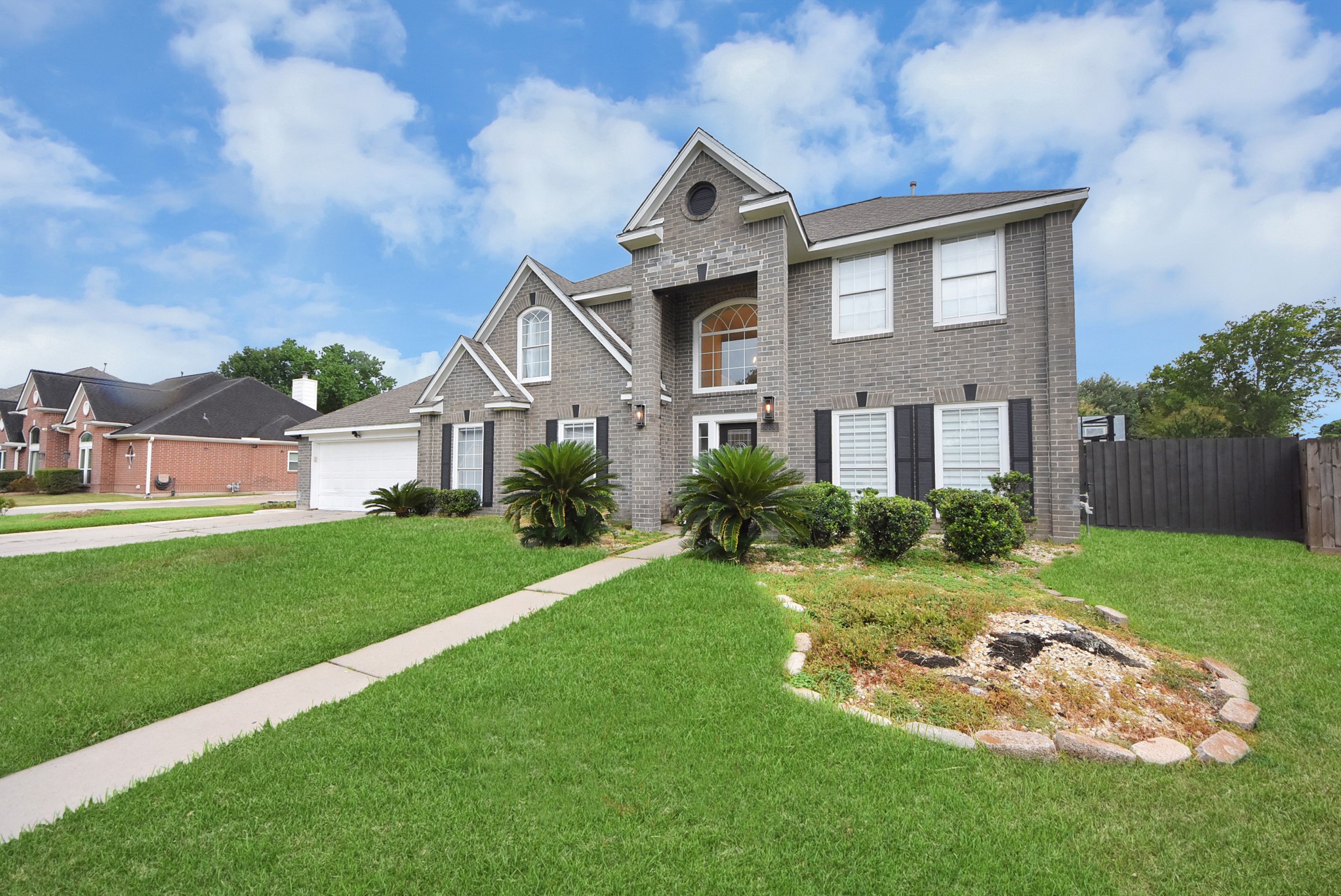 Listing photo 1