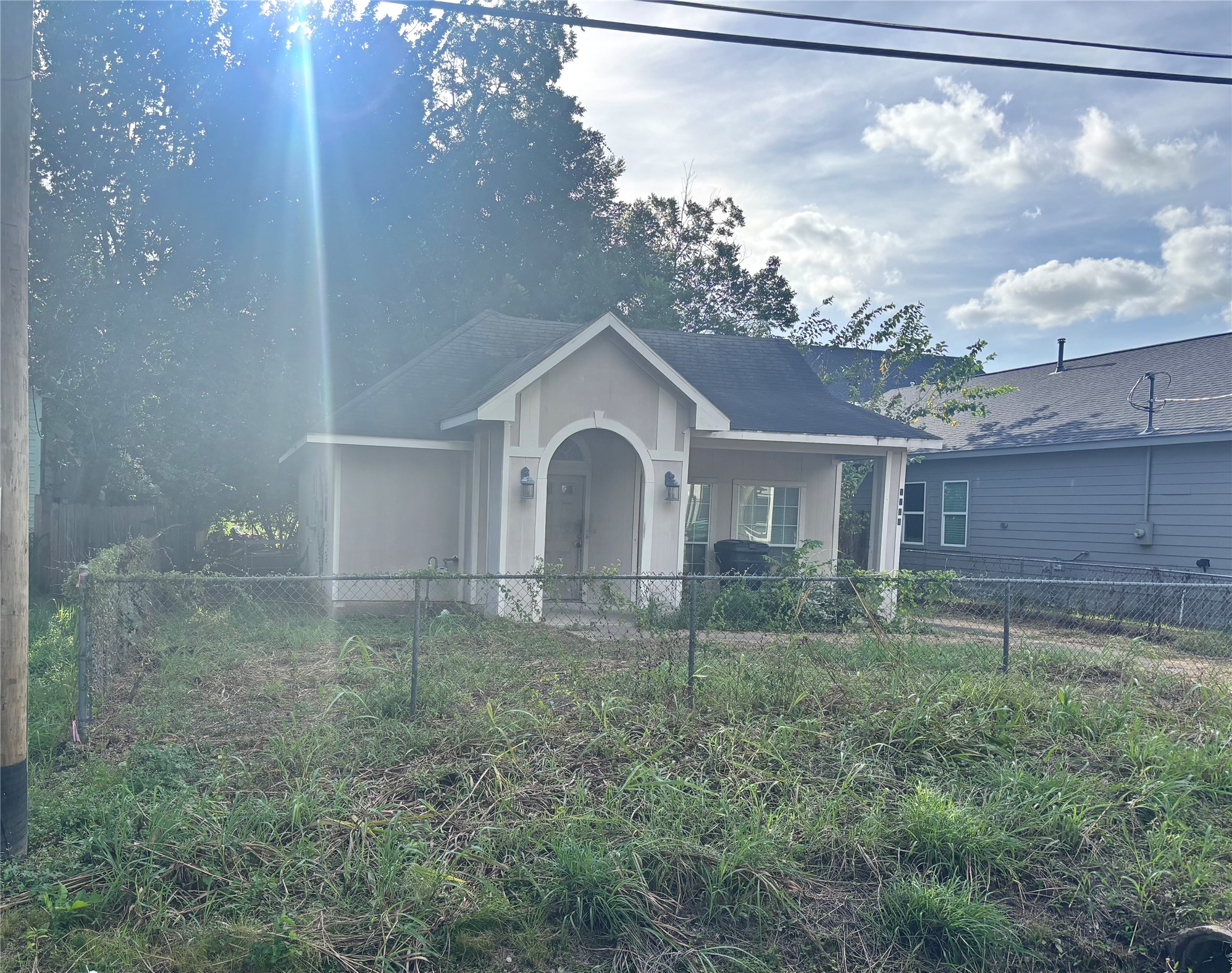 Listing photo 1