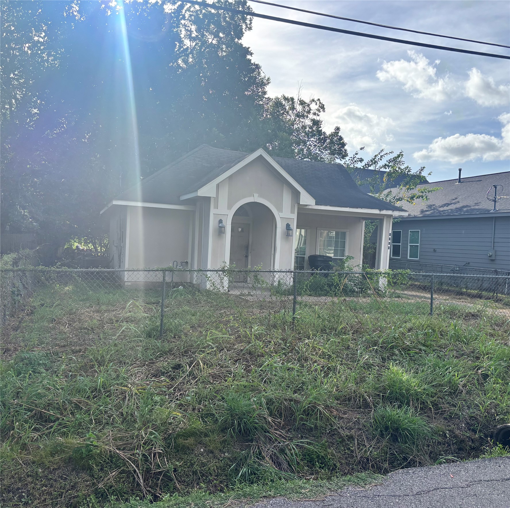 Listing photo 1