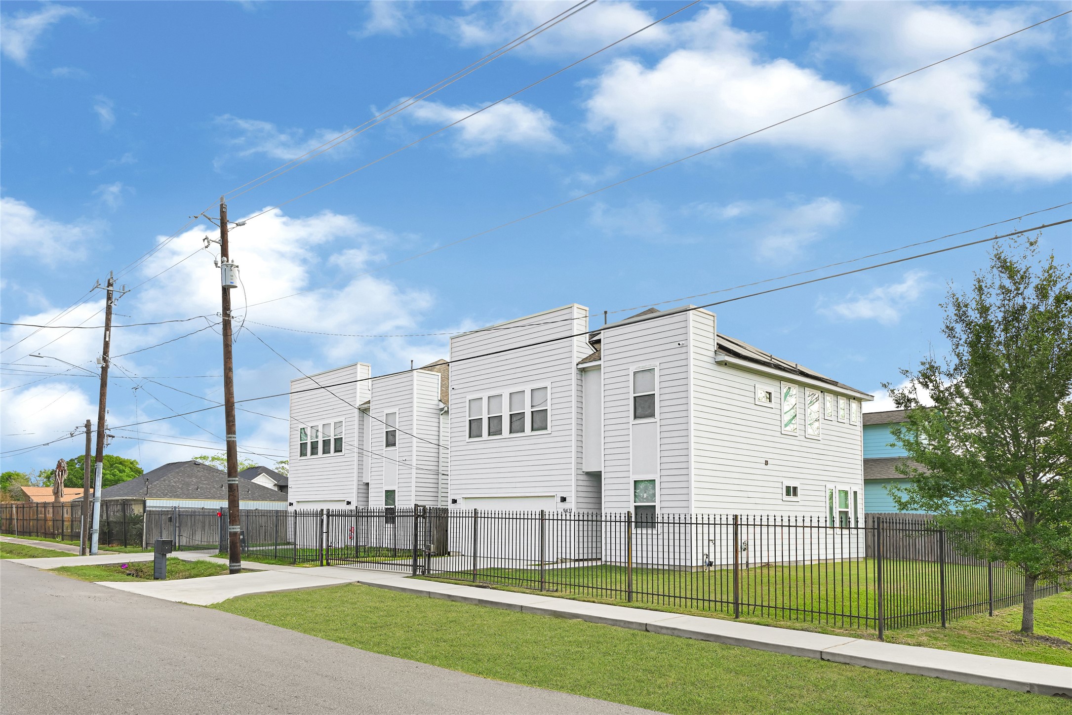 Listing photo 1