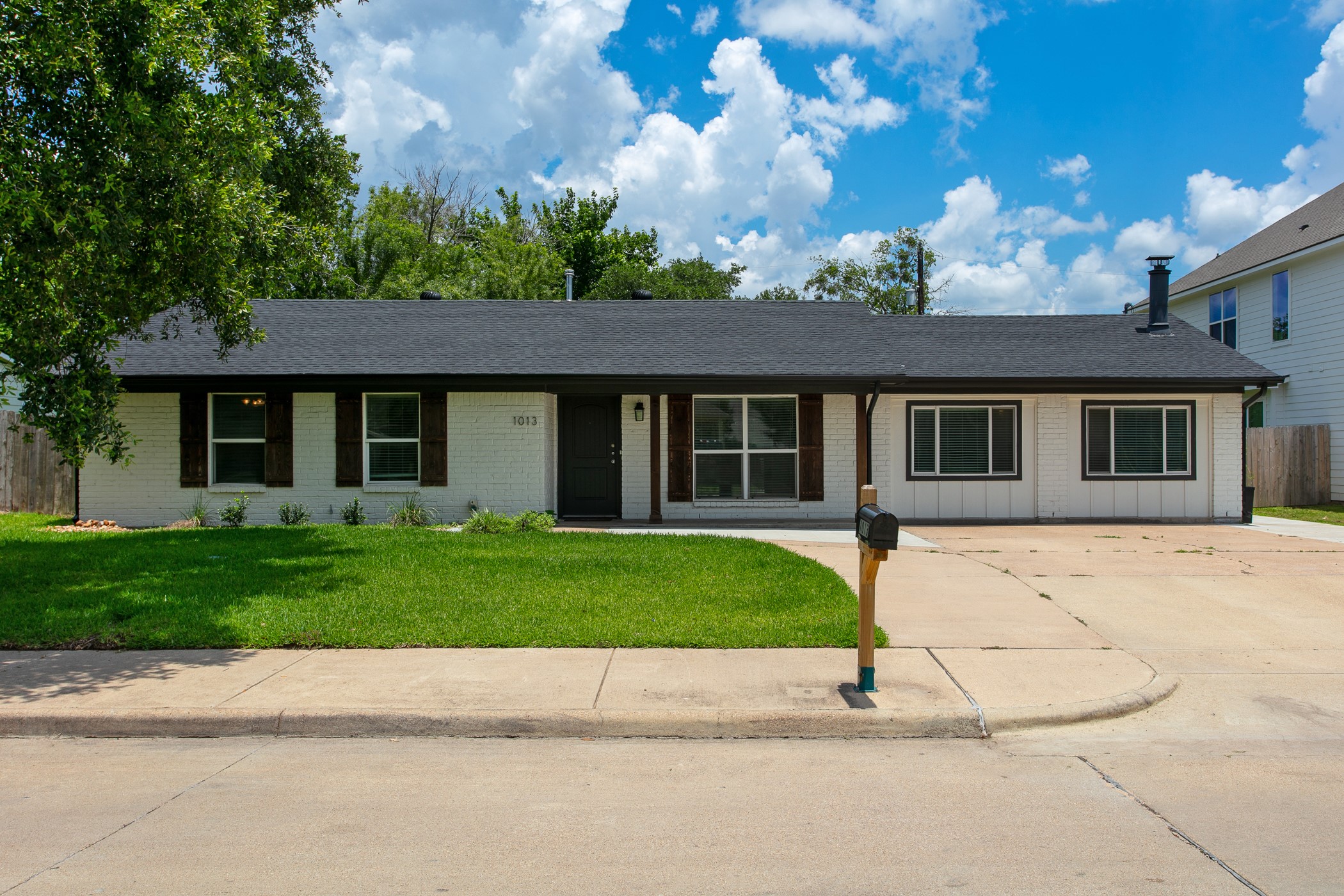 Listing photo 1