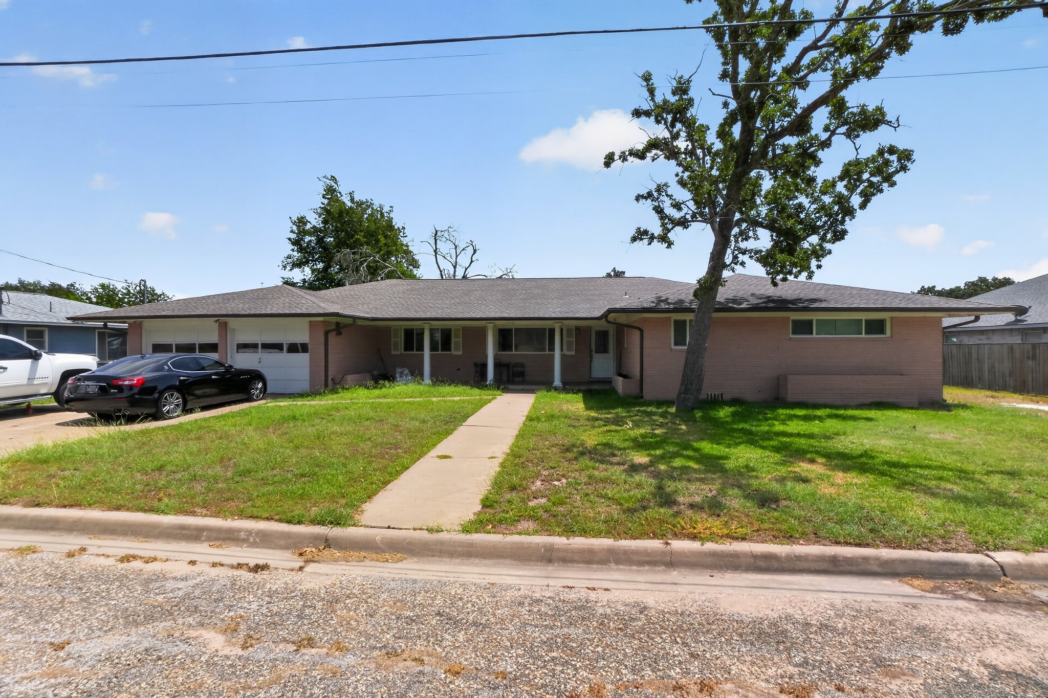 Listing photo 1