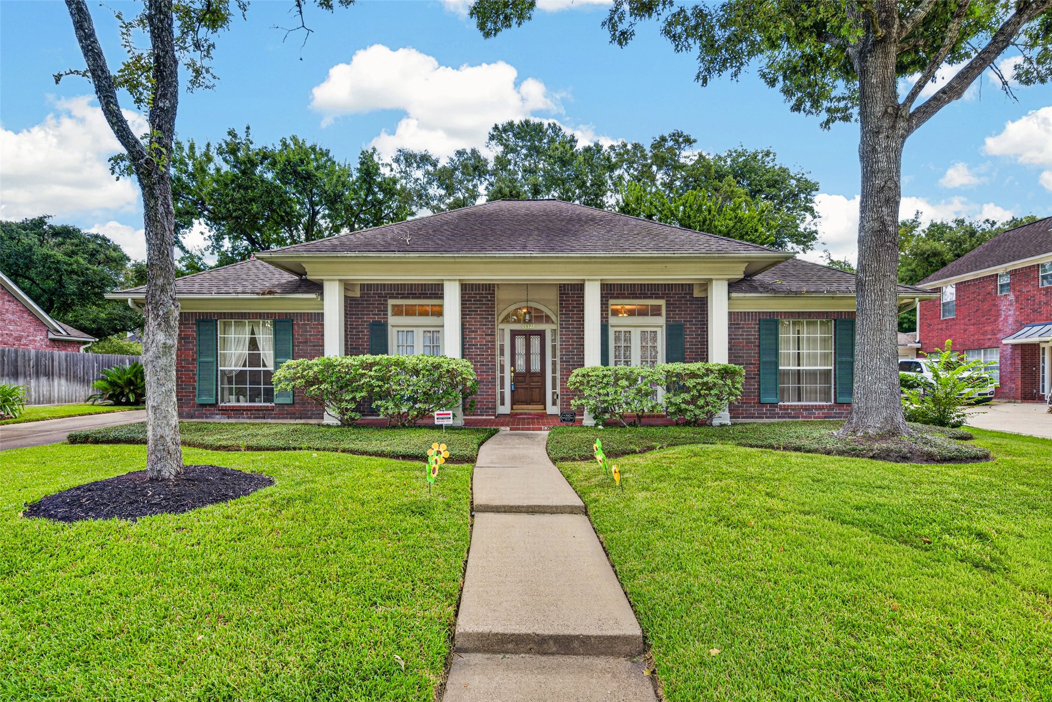 Listing photo 1