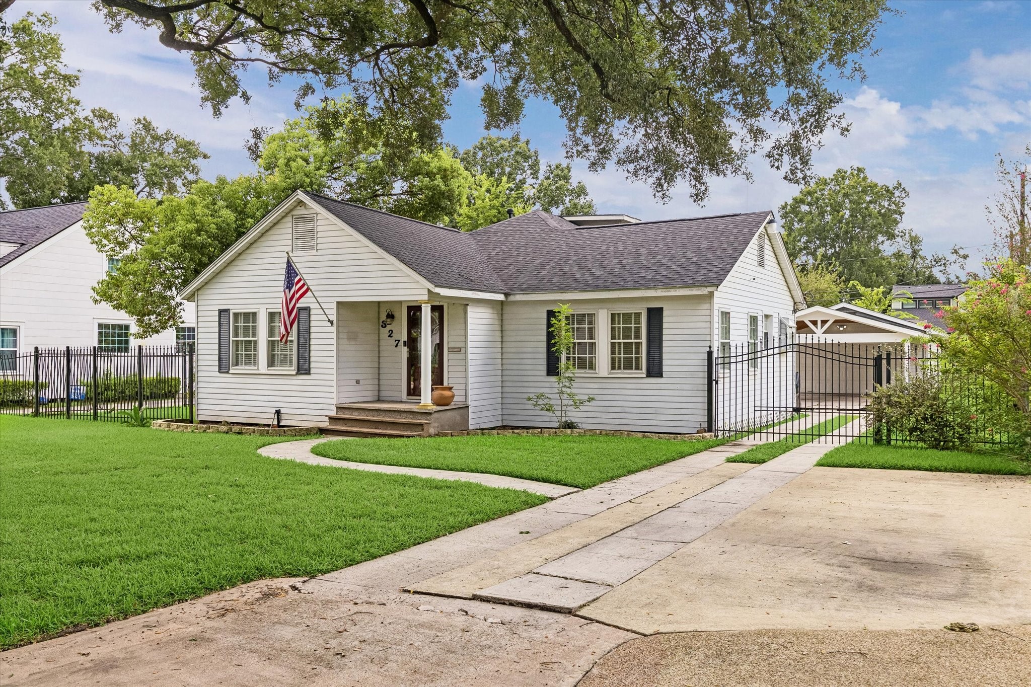 Listing photo 1