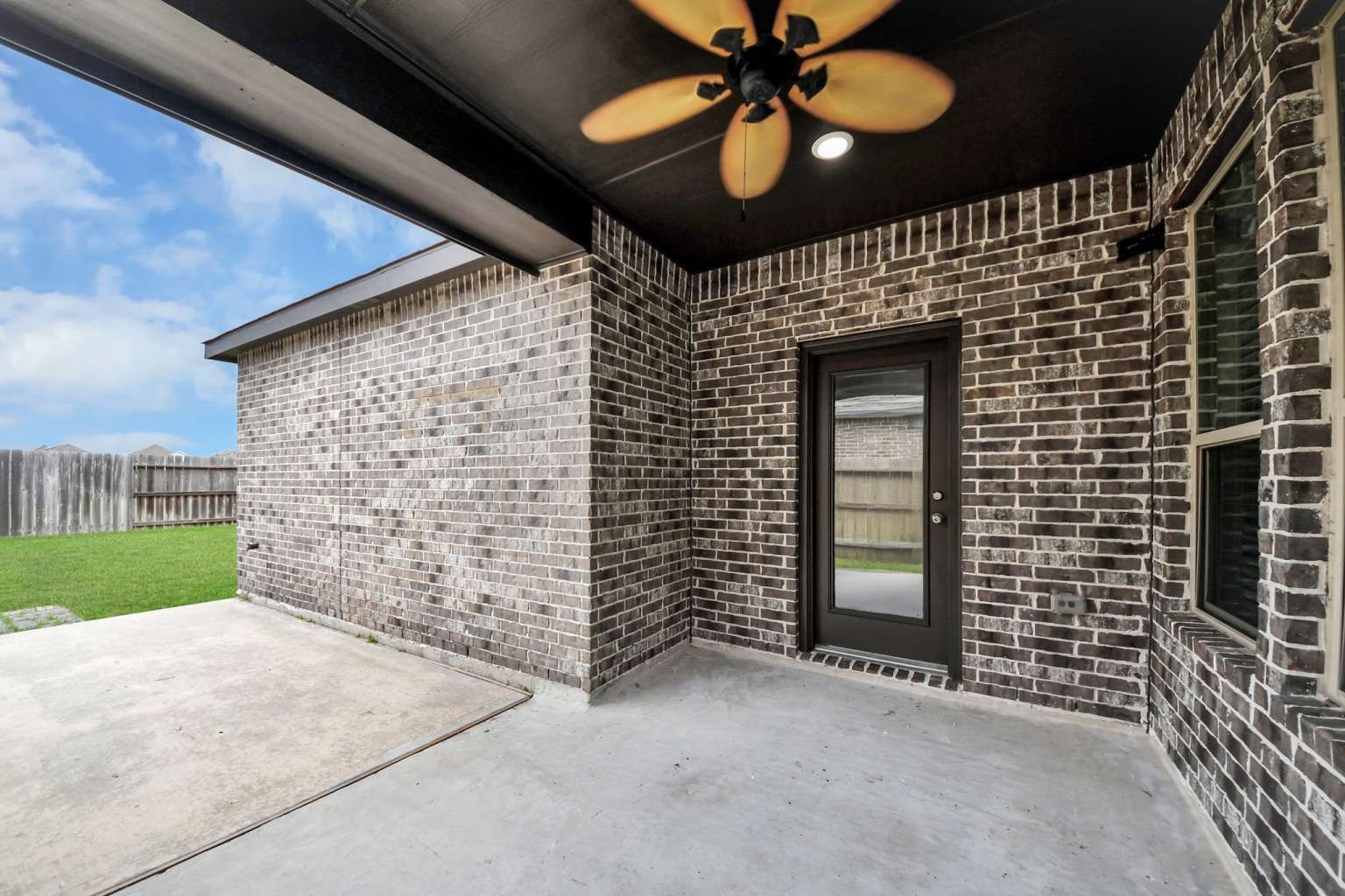 Listing photo 4