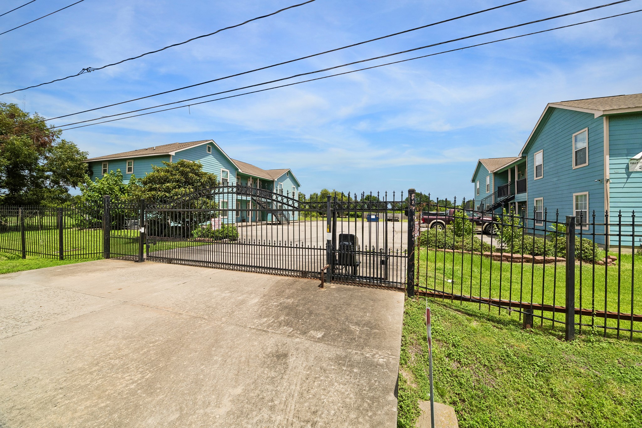 Listing photo 5