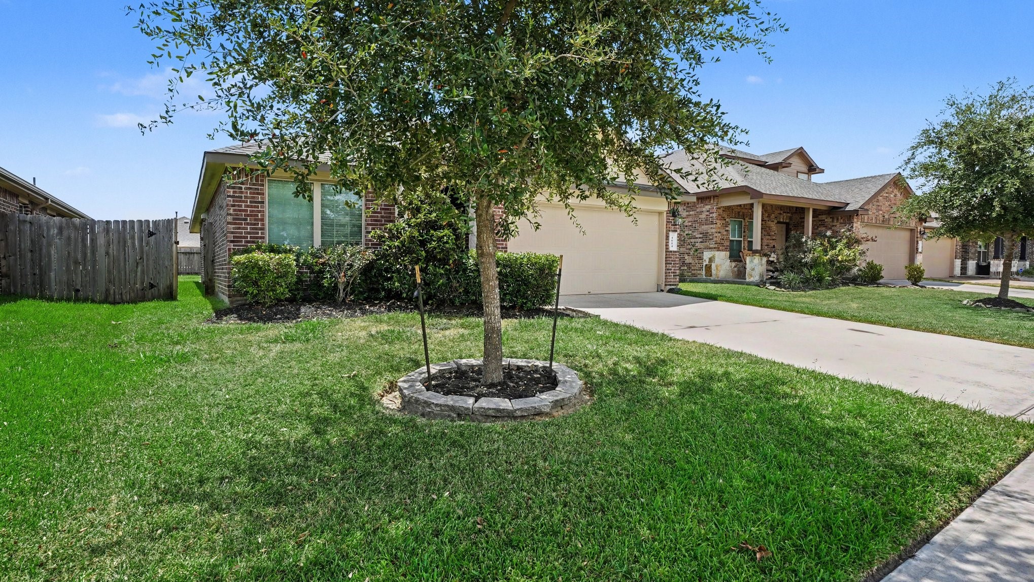 Listing photo 3