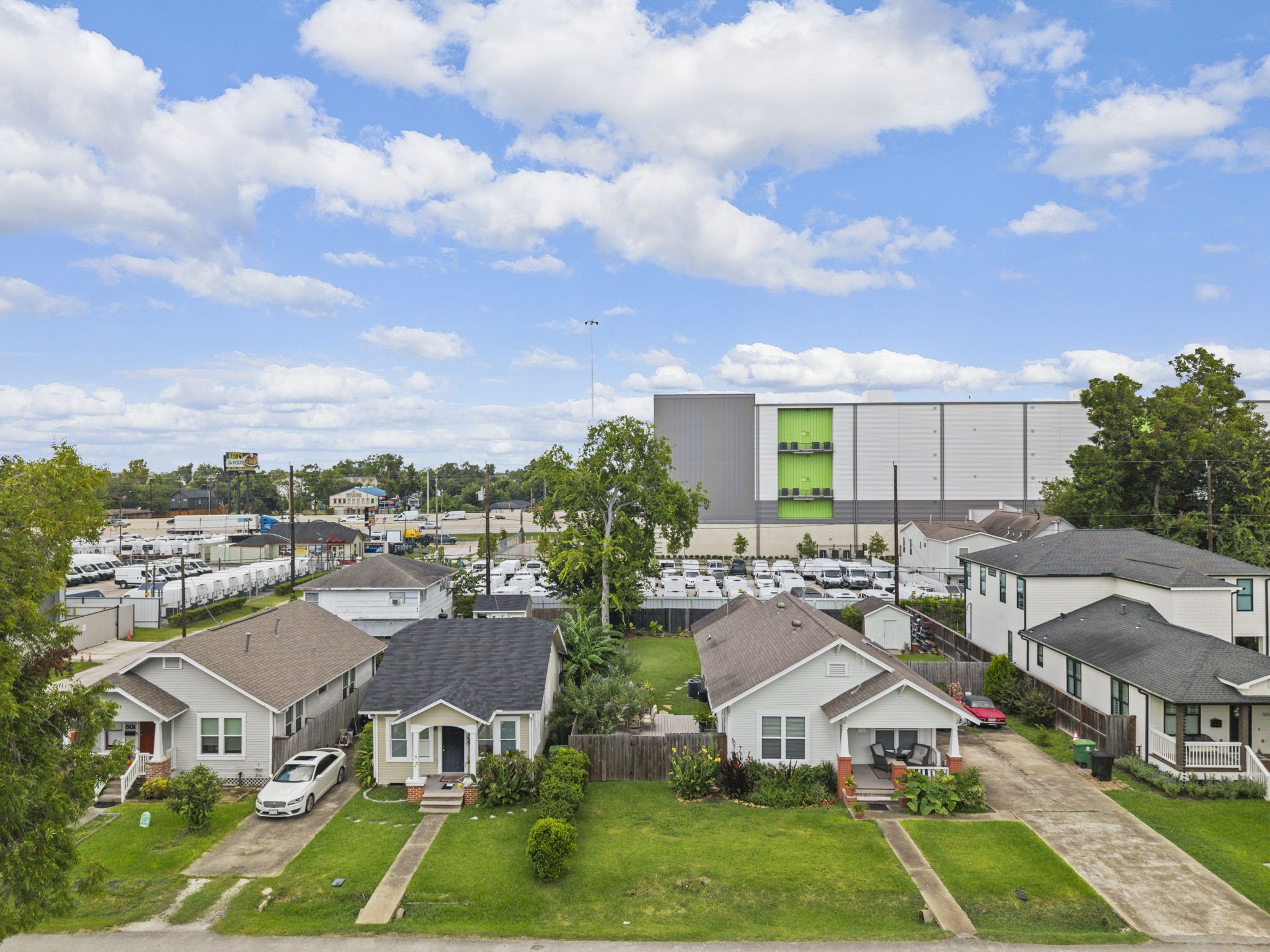 Listing photo 1