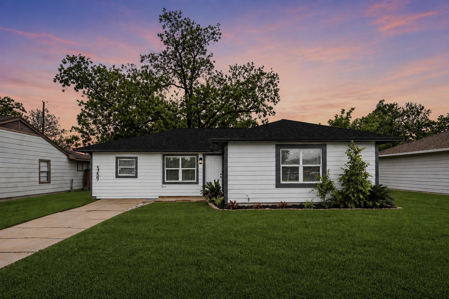 Listing photo 1