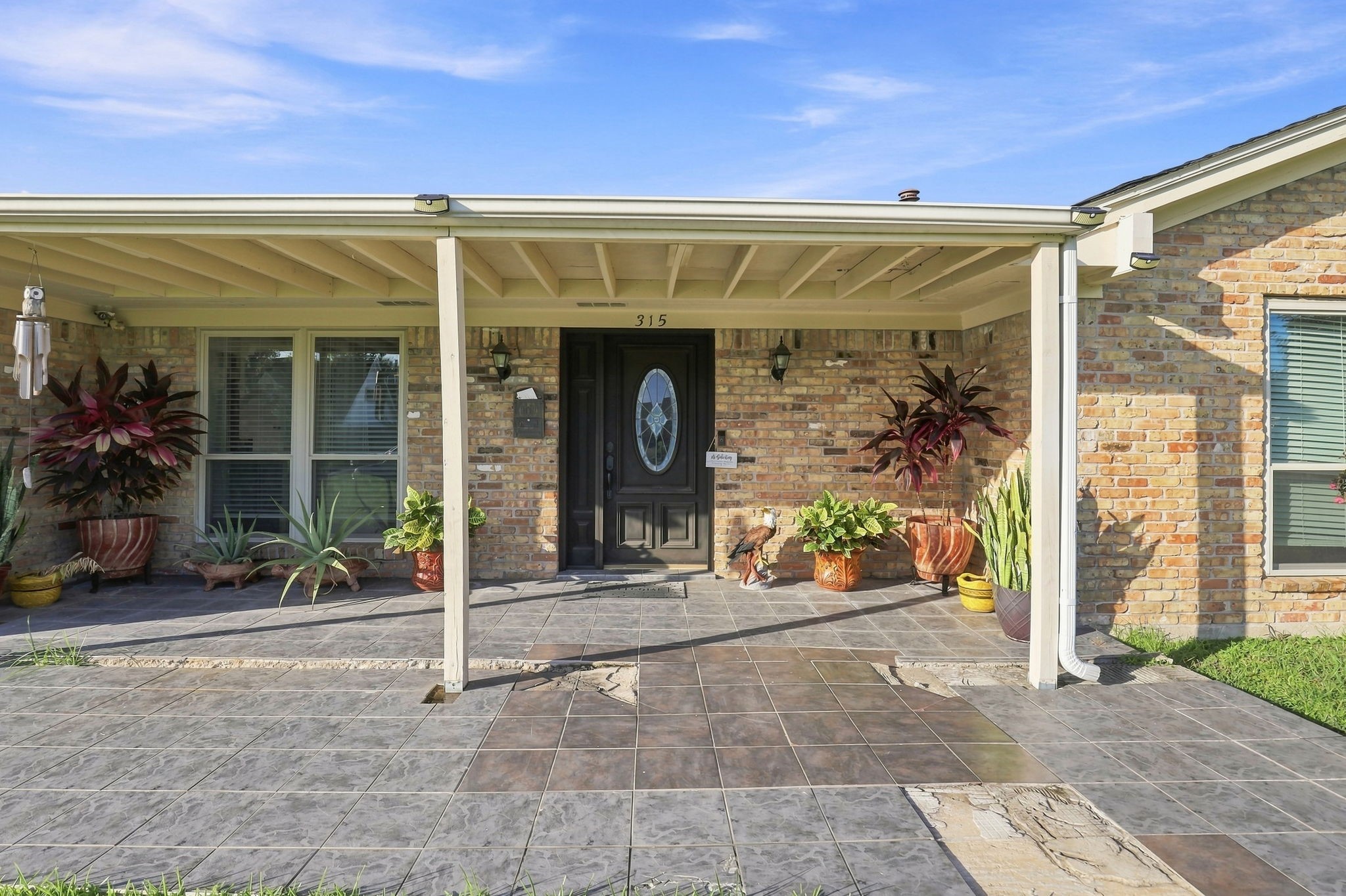 Listing photo 1